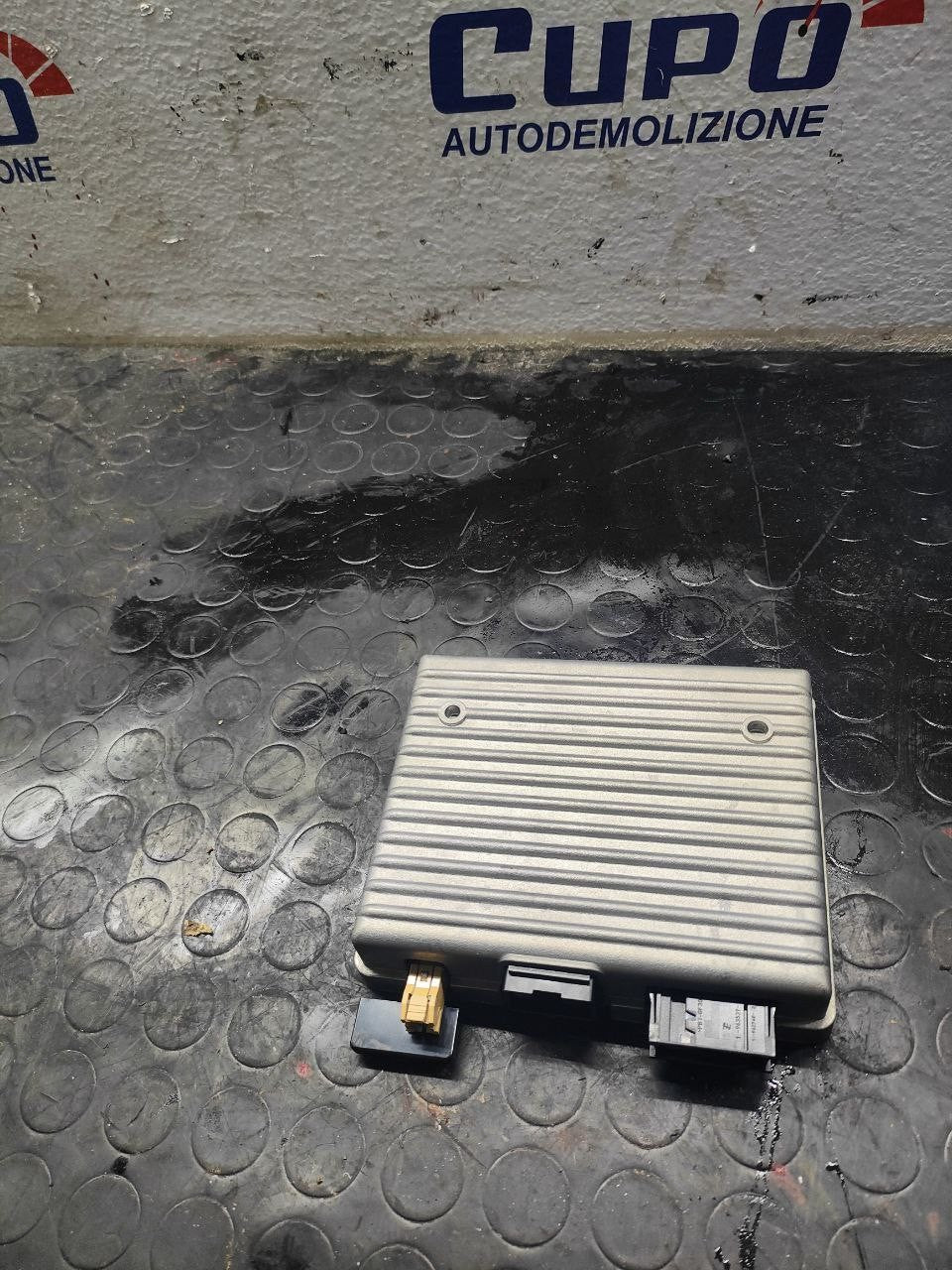 Centralina bluetooth Opel Astra J cod 13353284 - F&P CRASH SRLS - Ricambi Usati