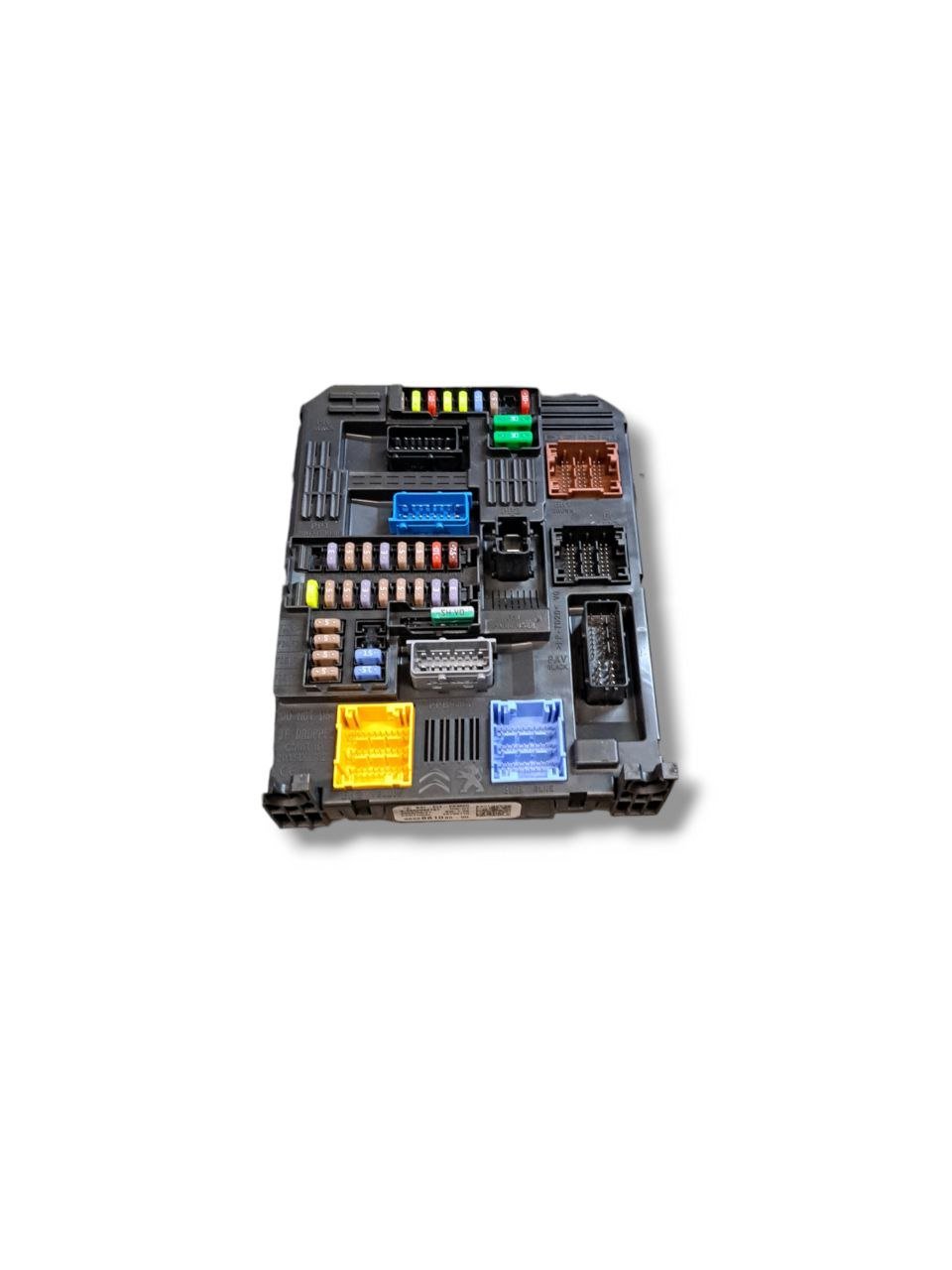 Centralina / Body Computer Peugeot 208 / 2008 1.2 benzina (2019>) COD:9832881080 - F&P CRASH SRLS - Ricambi Usati