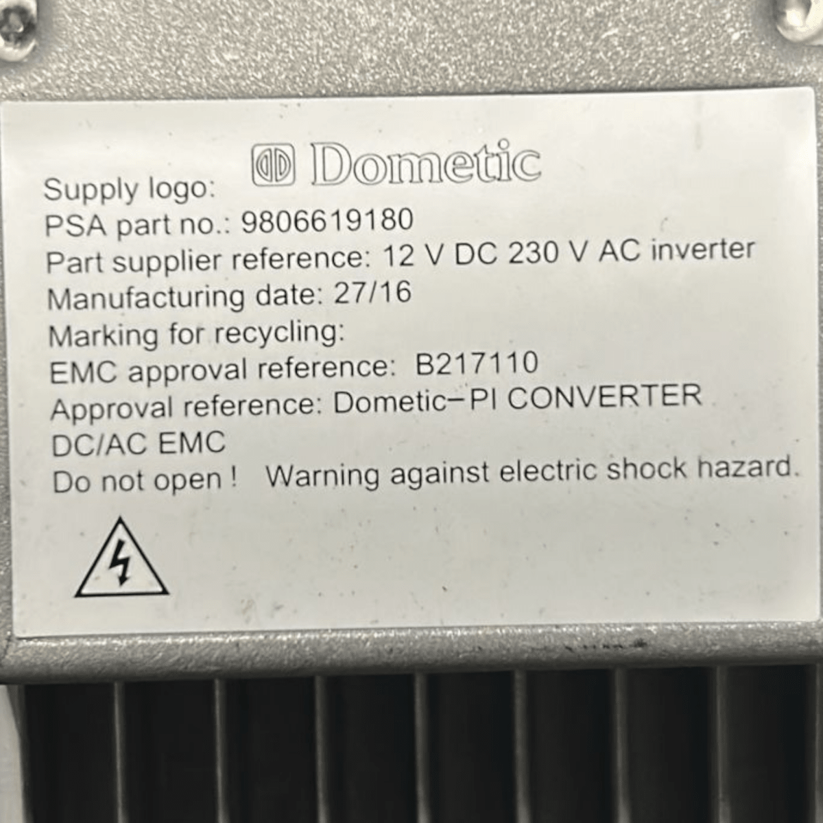 Centralina inverter peugoet 308 ii 1.6 diesel cod:9806619180 (2013 > 2021) - F&P CRASH SRL - Ricambi Usati