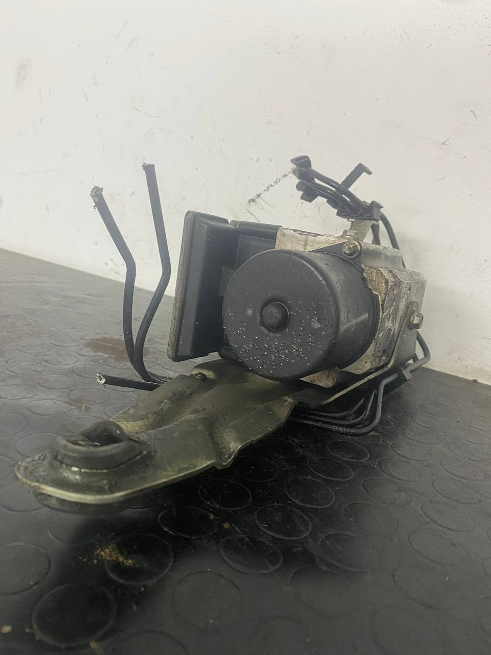 Centralina Pompa ABS Alfa Romeo 159 1.9 jtdm cod: 54084738g - F&P CRASH SRLS - Ricambi Usati