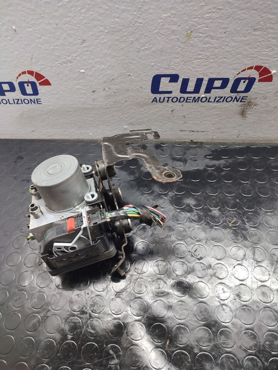 Centralina pompa abs Jaguar XE ( 2015 ) cod gx73-14f447-af - F&P CRASH SRLS - Ricambi Usati