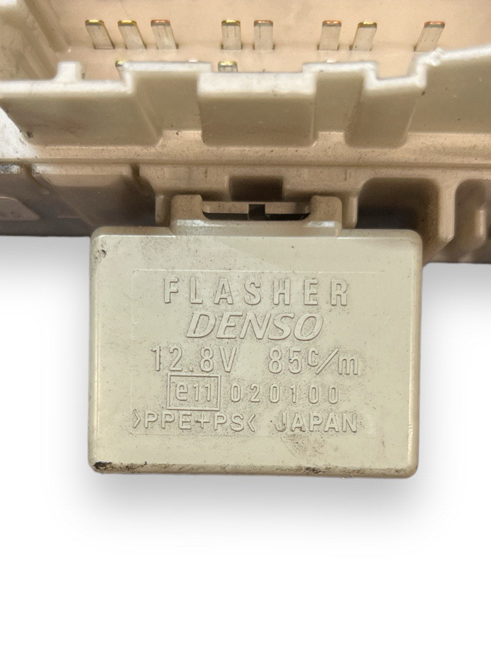 Centralina Portafusibili Scatola Fusibili Toyota Rav 4 2.0 Benzina (2000 - 2006) COD.E11020100 - F&P CRASH SRLS - Ricambi Usati