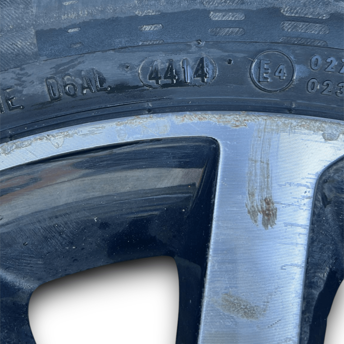 Cerchio In Lega Renault Twingo III cod:403008869R (205/45 R16) (2014 > 2024) - F&P CRASH SRL - Ricambi Usati