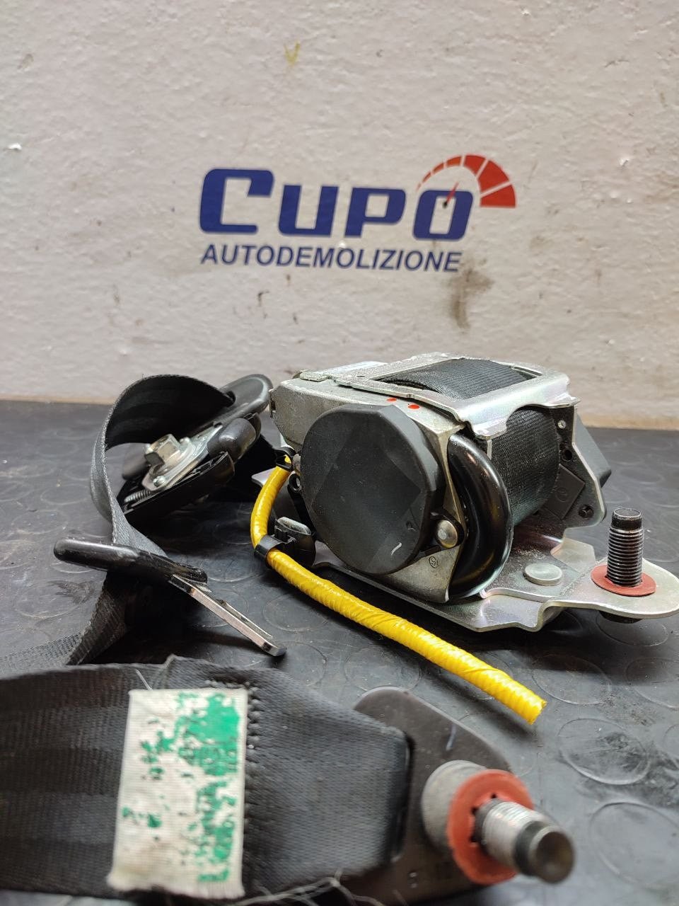 Cintura di sicurezza anteriore destra + pretensionatore HYUNDAI i10 mk1 1.1 (2010) b cod: 615260300b - F&P CRASH SRLS - Ricambi Usati