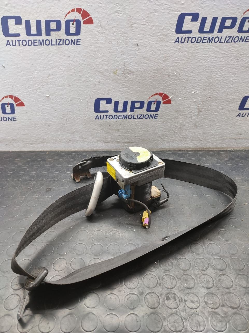 Cintura Di Sicurezza Anteriore Destra Volkswagen Golf 4 (2001) Cod:33009582A - F&P CRASH SRLS - Ricambi Usati