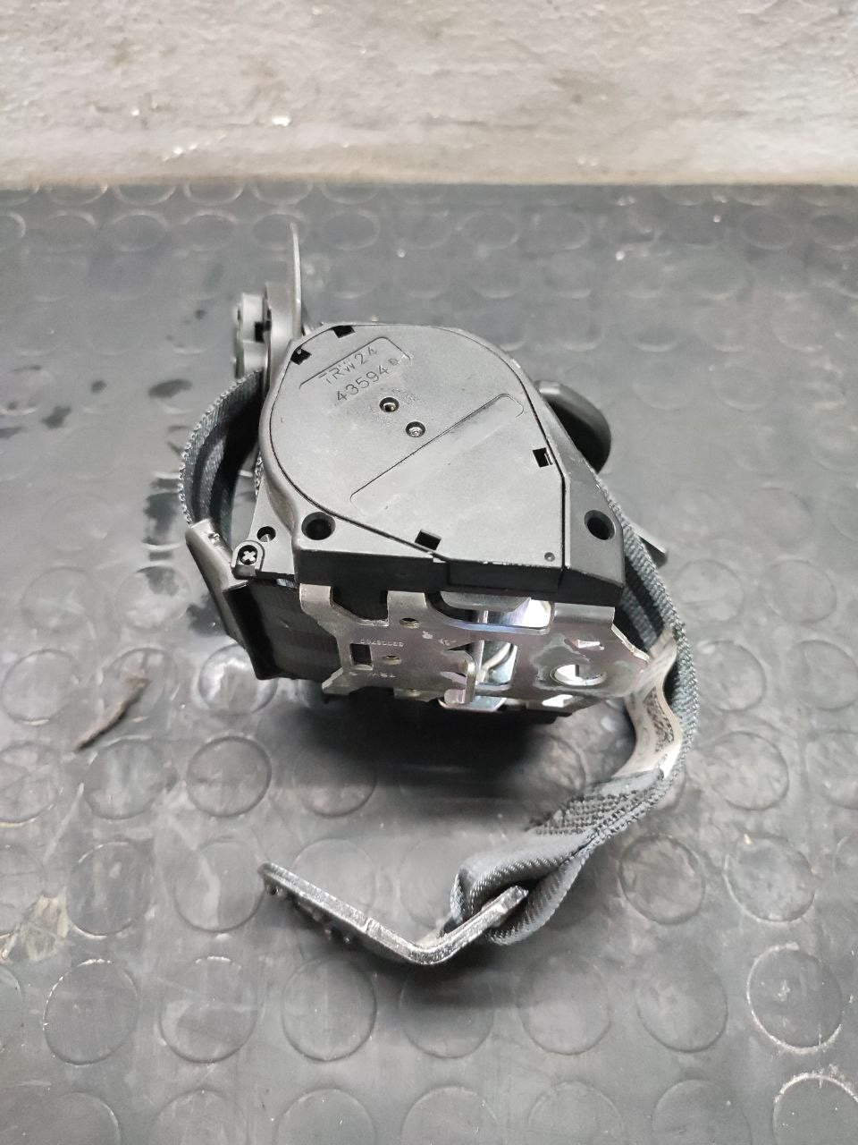 Cintura Di Sicurezza Posteriore Destra Volkswagen Polo V (6R) (2013) Cod:6R0857806A - F&P CRASH SRLS - Ricambi Usati