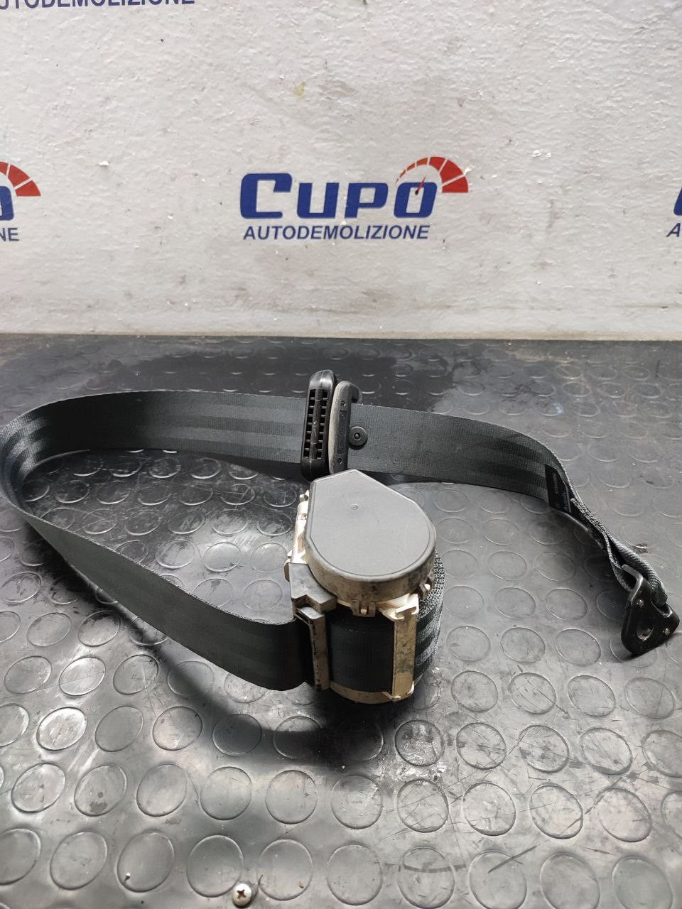 Cintura Di Sicurezza Posteriore Sinistra Renault Kangoo (Restyling 2013) Cod:8200448888 - F&P CRASH SRLS - Ricambi Usati