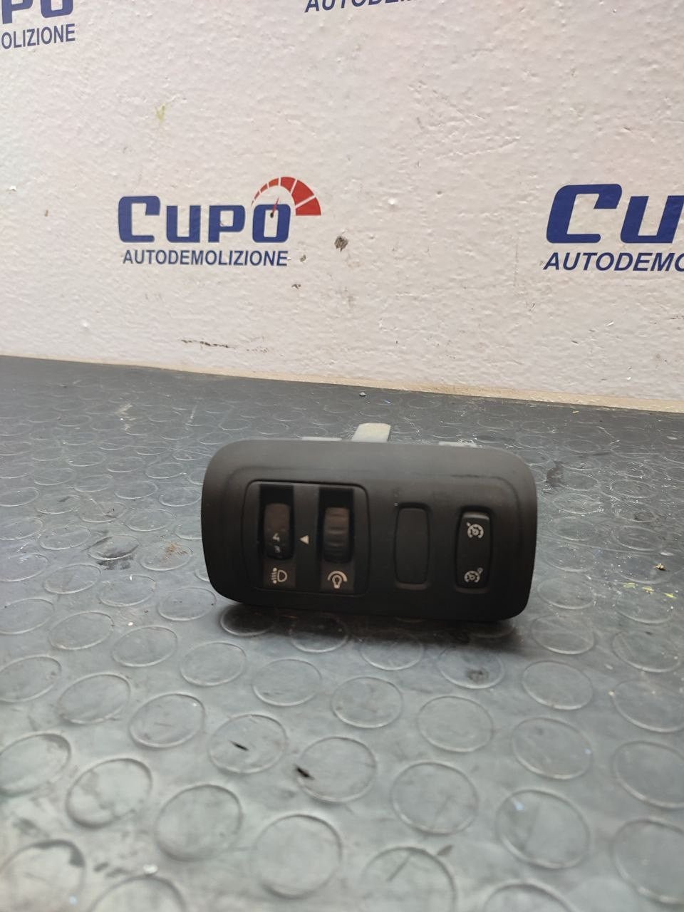 Comandi altezza fari + cruise control Renault Megane II 2007 cod 88020005 - F&P CRASH SRLS - Ricambi Usati