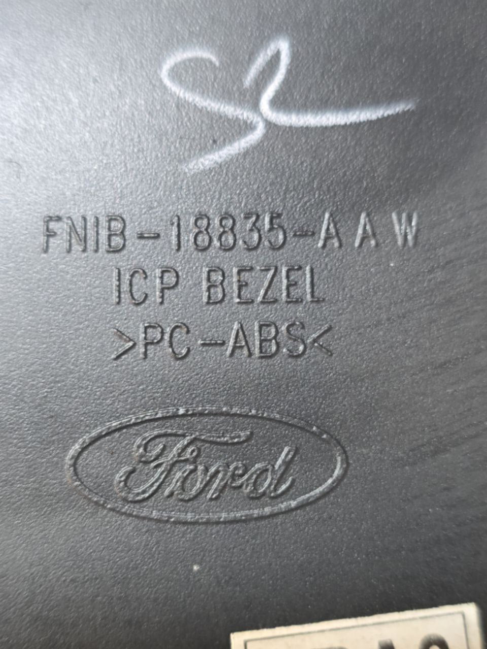 Comandi Autoradio Ford Ecosport ( 2015 > ) Cod : FNIB-18835-A - F&P CRASH SRLS - Ricambi Usati