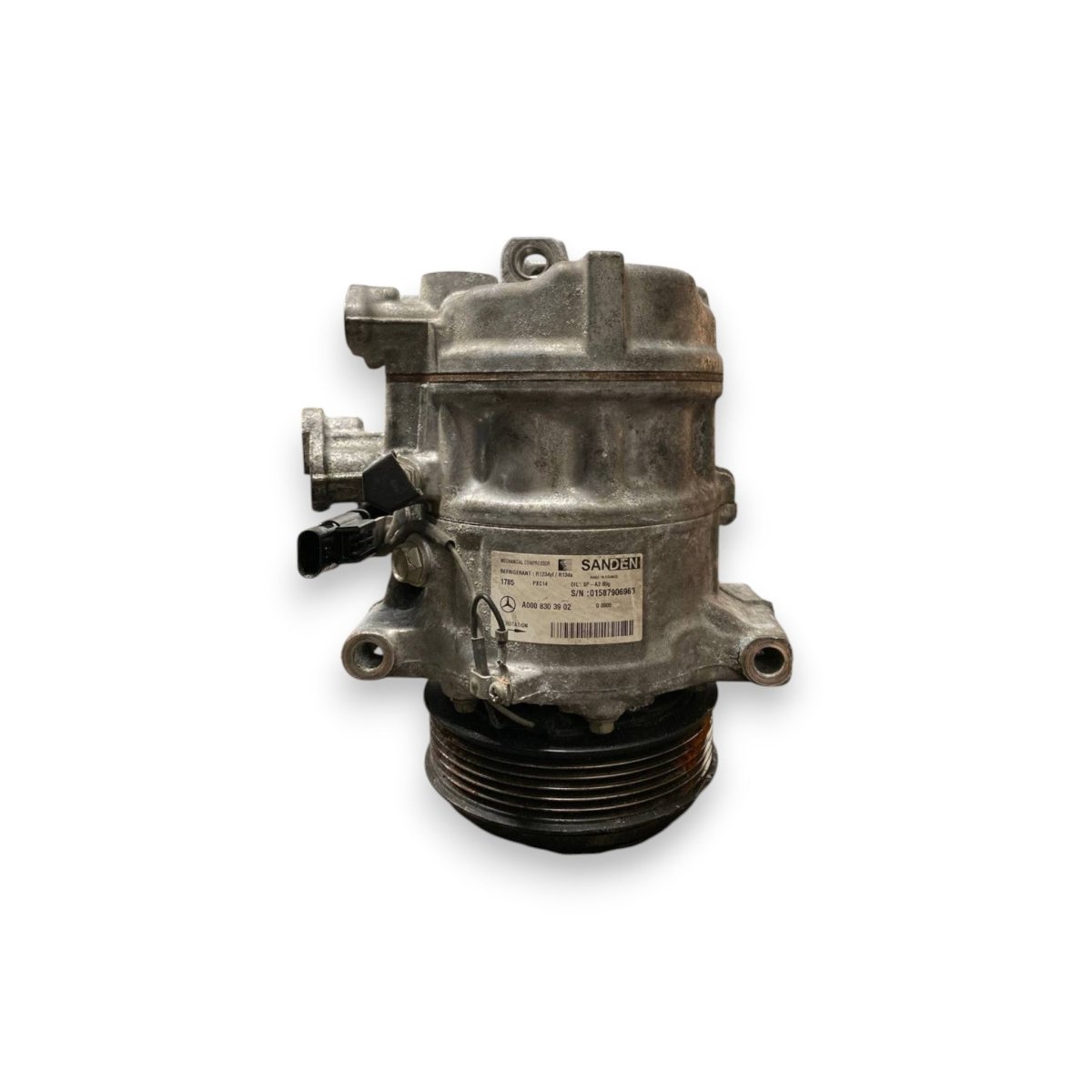 Air conditioning compressor mercedes - benz class c w205 2.2 diesel Code: a0008303902 (2014 - 2021) - F&P CRASH SRLS - Used Parts
