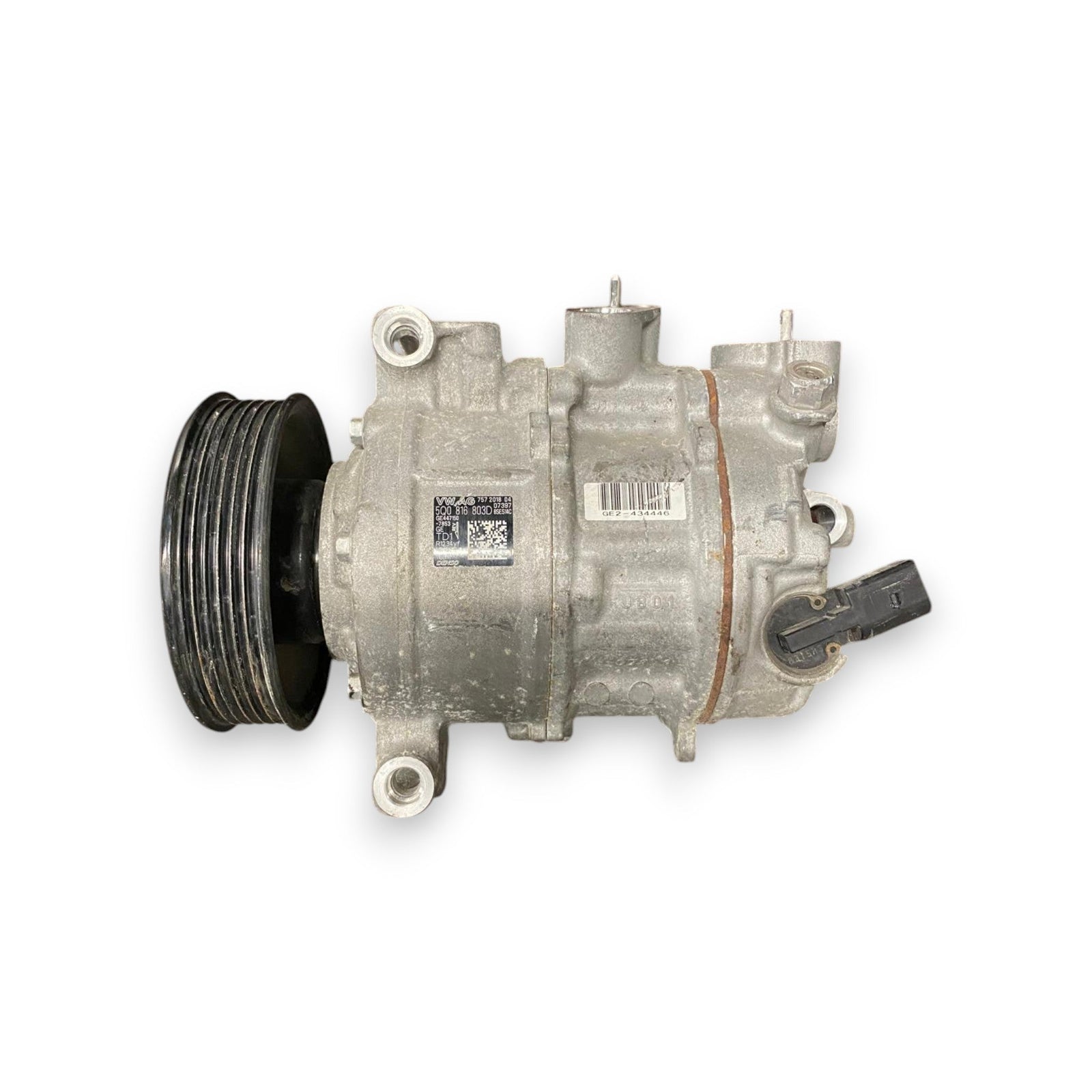 Air conditioning compressor Volkswagen T - Cross 1.6 Diesel (2019 - ) Code: 5Q0816803D - F&P CRASH SRLS - Used Parts
