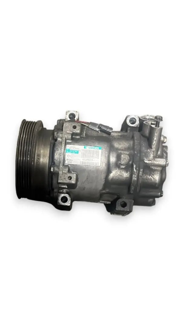 Compressore clima Renault Clio 3ª Serie dal 2009 OEM 8200819568