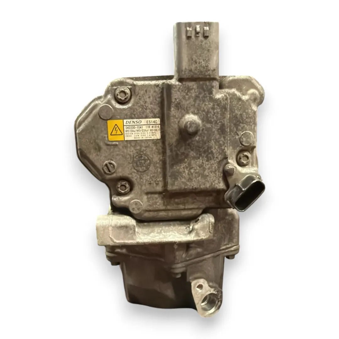 Dettaglio Compressore clima Toyota Yaris 2014–2017 OEM 8837052012 - foto 3