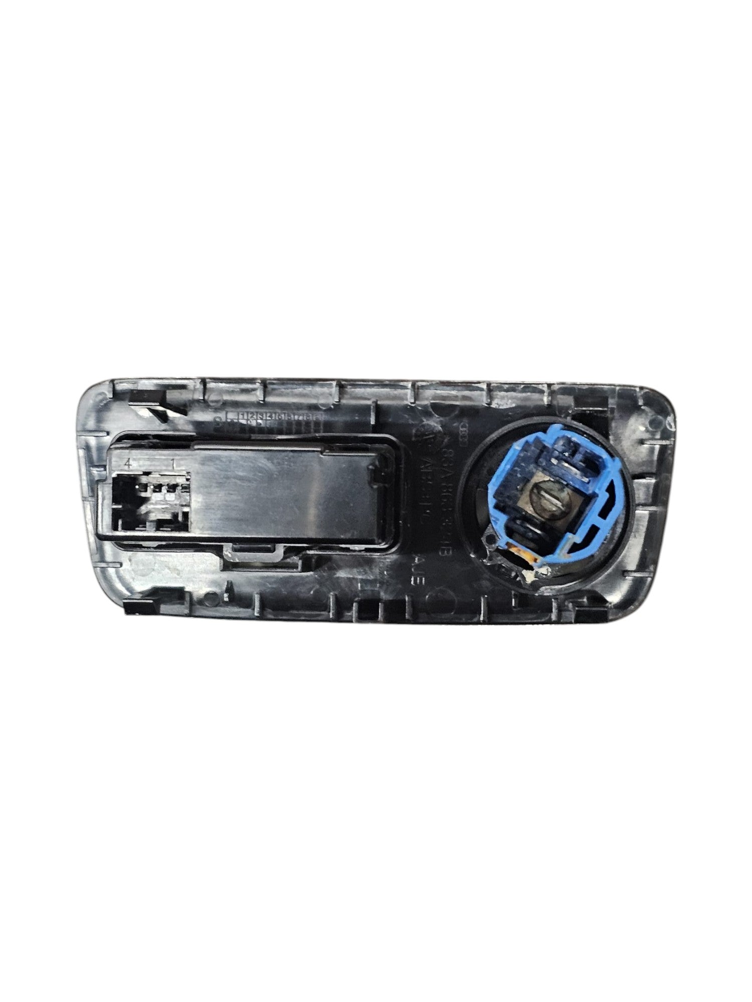 USB Charging Connector Central Rear Tunnel Audi Q3 F3 Code:83A863324B (2018 - >) - F&P CRASH SRLS - Used Parts