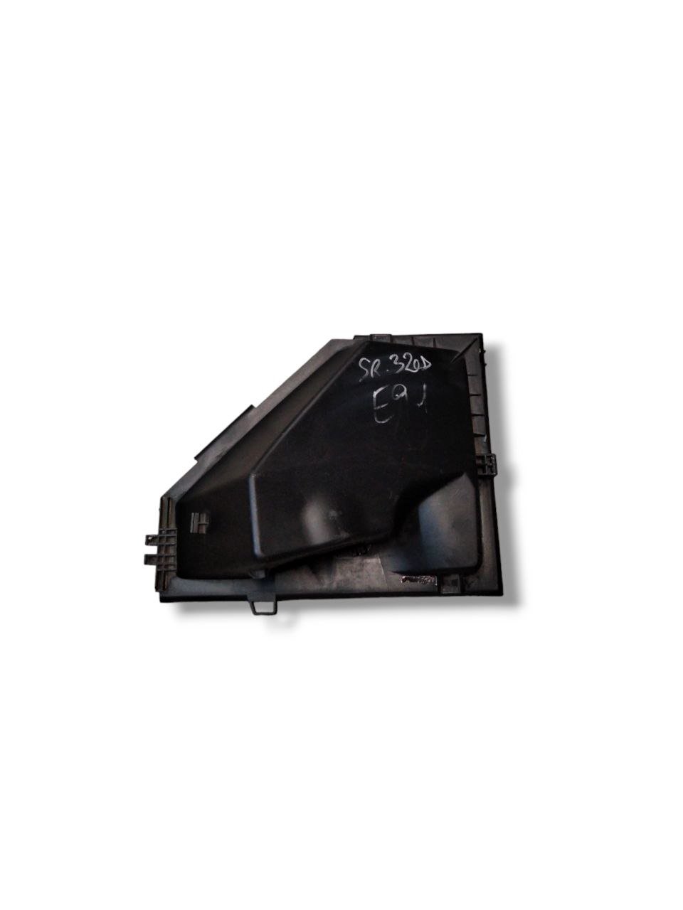 Rear air filter box cover Bmw series 3 E91 (2008 >) code.70315899 - F&P CRASH SRLS - Used Parts