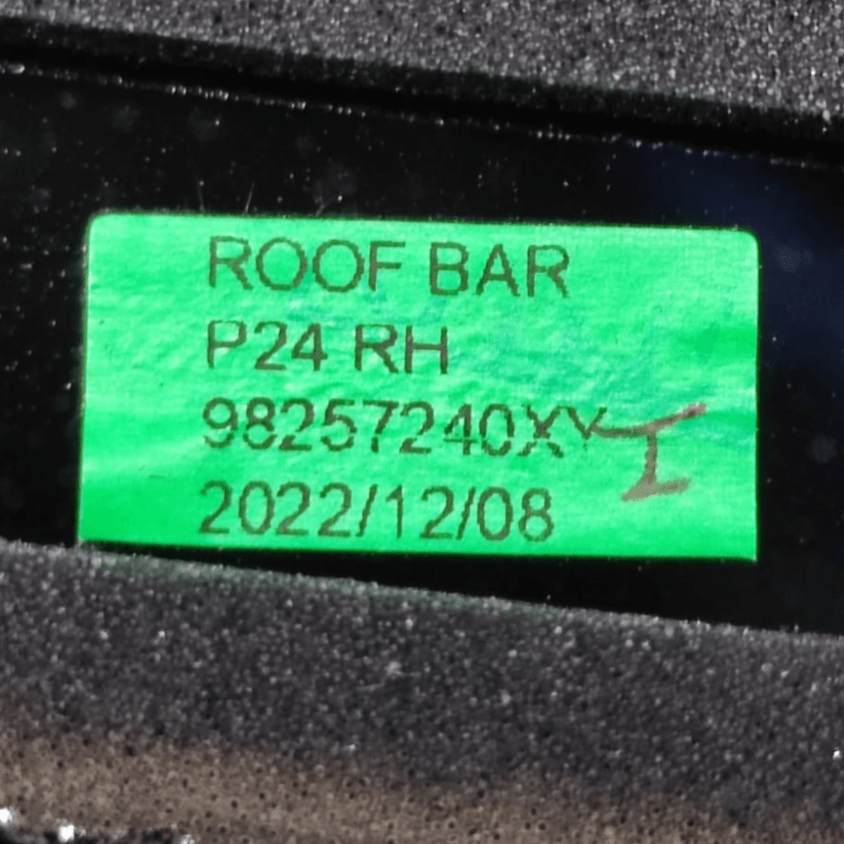 Coppia barre portatutto peugeot 2008 cod: 98257240xy (2019 - ) - F&P CRASH SRLS - Ricambi Usati