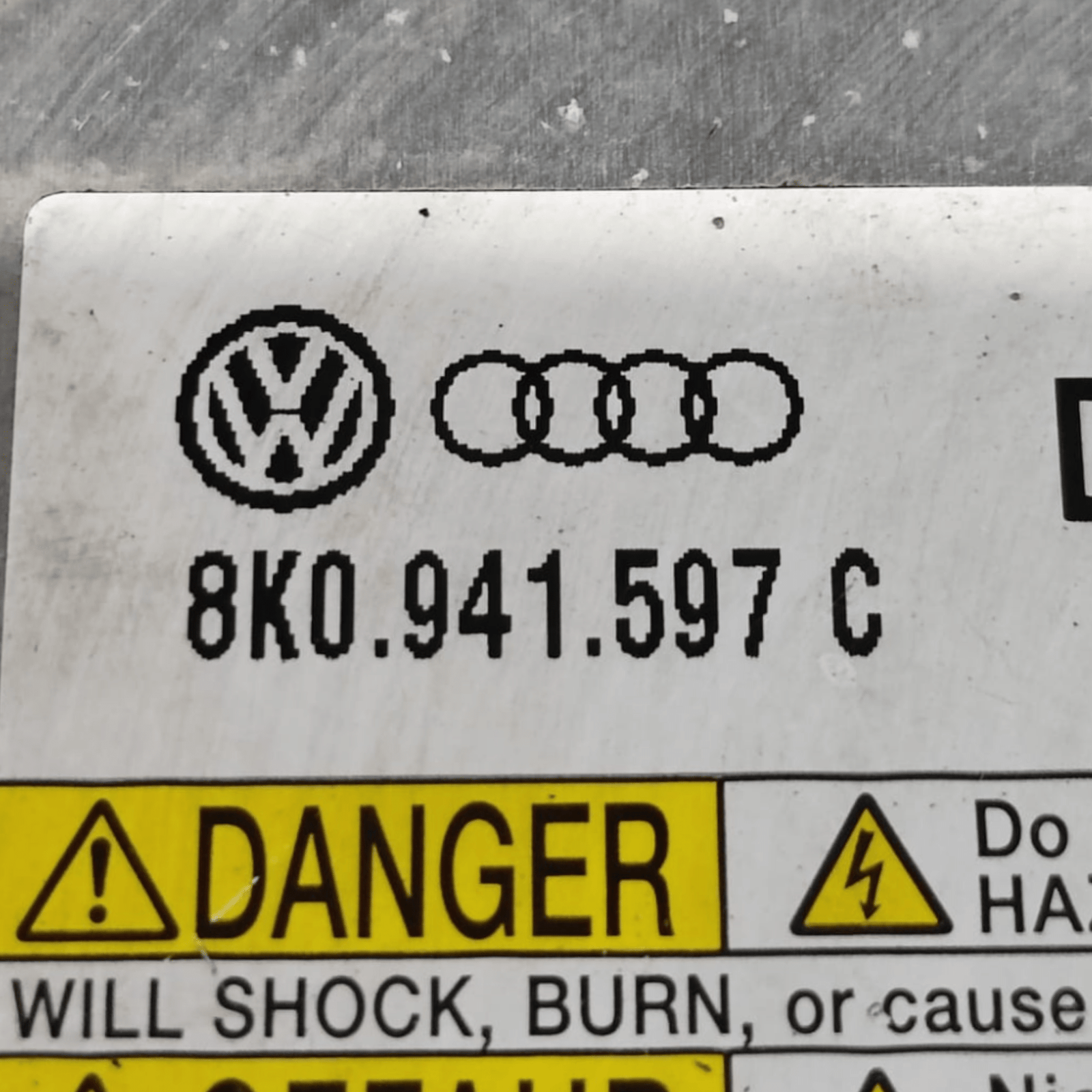 Xenon Headlight Control Unit Pair Volkswagen Polo 6R CODE: 8K0941597C (2009 - 2017) - F&P CRASH SRLS - Used Parts