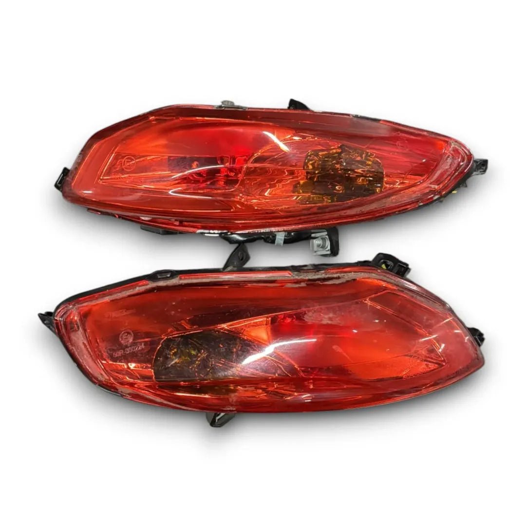 Coppia frecce anteriori Piaggio Medley 2021–2025 - F&P CRASH SRL - Ricambi Usati