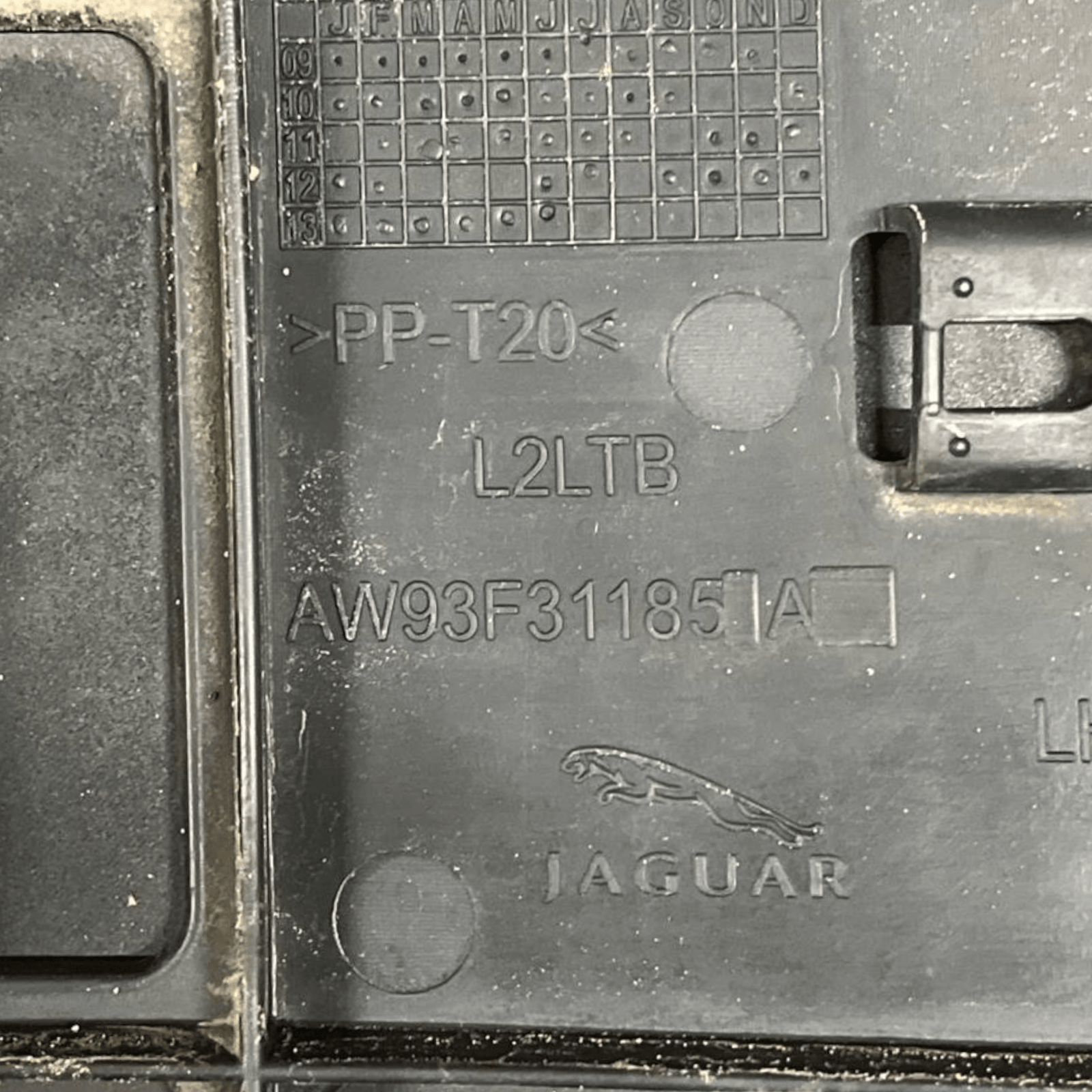 Coppia Minigonne / Sottoporta laterale Jaguar XJ X351 cod.AW93F31184A / AW93F31185A (2009 - 2019) - F&P CRASH SRLS - Ricambi Usati