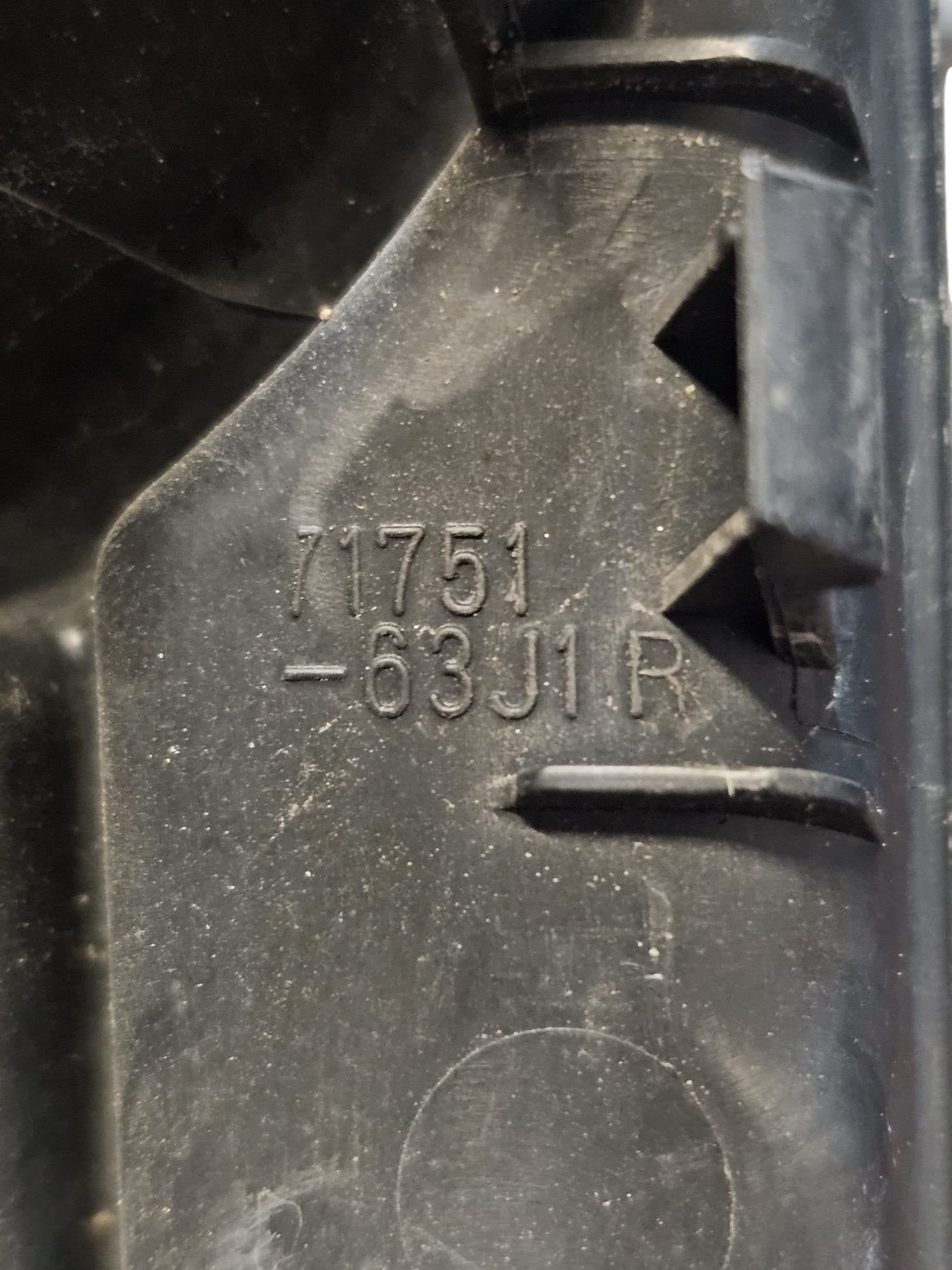 Cornice / Copertura Faro Fendinebbia Destro Suzuki Swift IV Cod:71751 - 63J1R (2004 - 2010) - F&P CRASH SRLS - Ricambi Usati