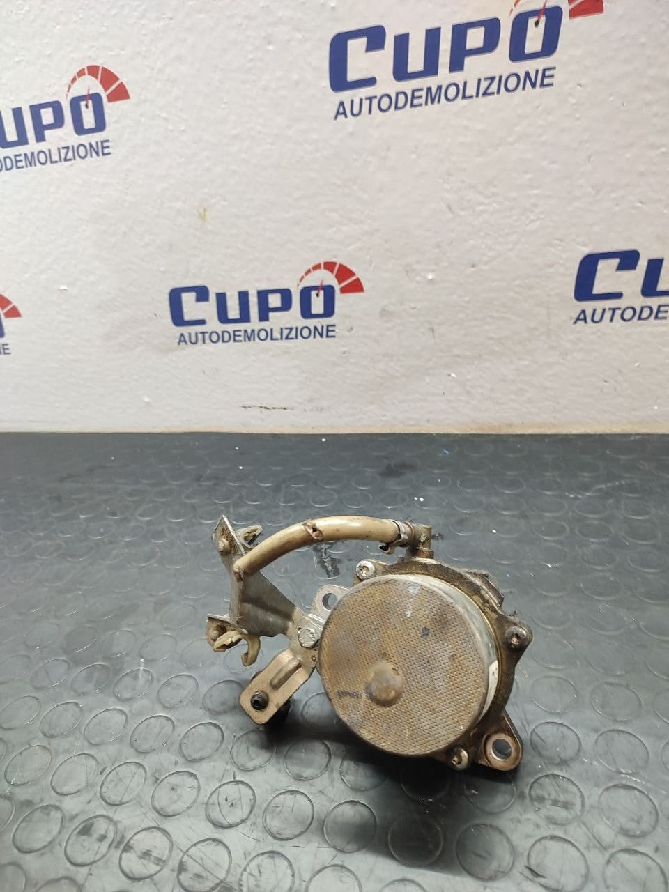 Brake depressor / Vacuum pump Fiat Grande Punto 1.3 mjt code 73501358 - F&P CRASH SRLS - Used Parts