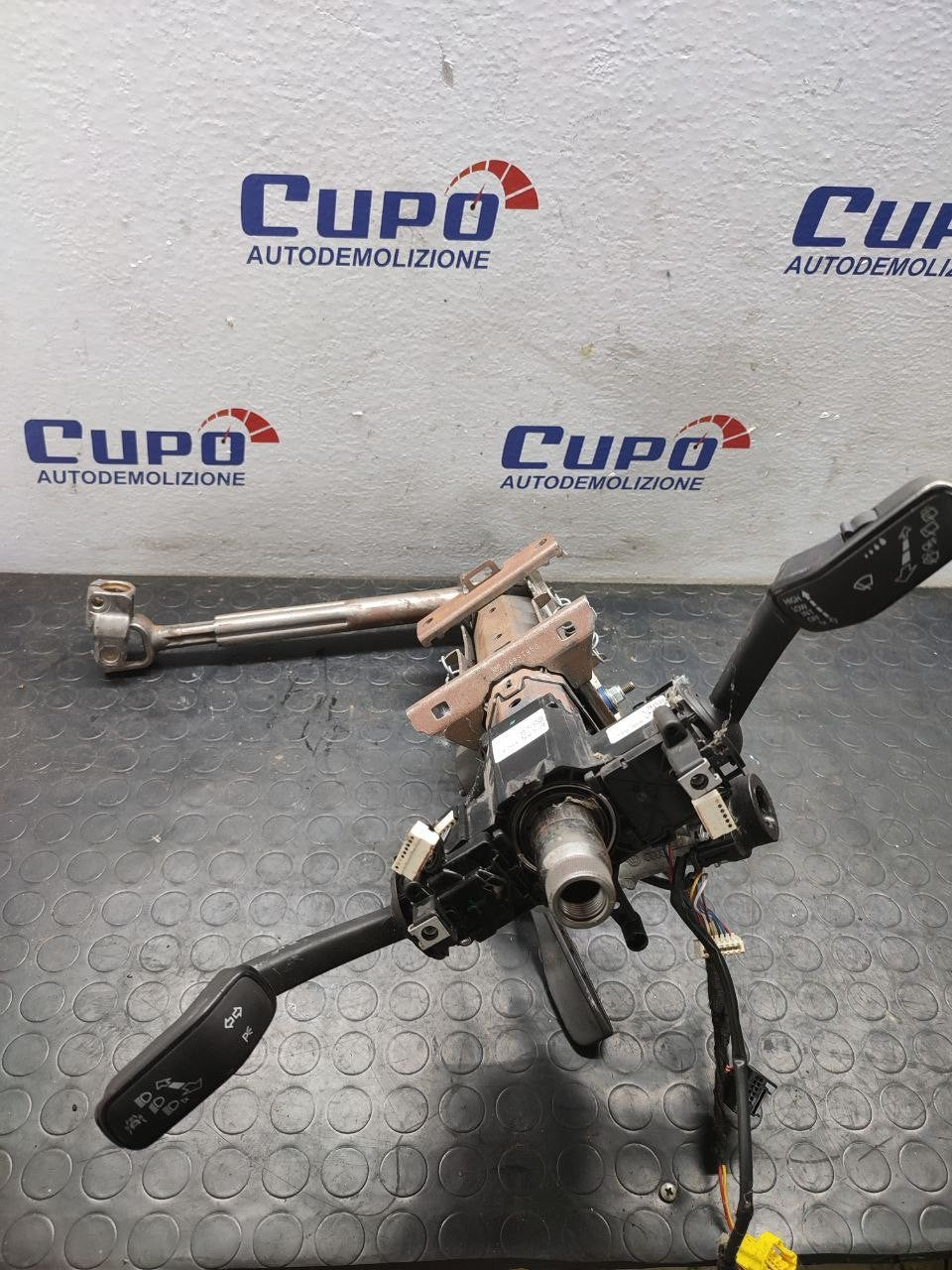 Devio Luci + Piantone Dello Sterzo Volkswagen Tiguan (2018) Cod:5Q0.953.521-R - F&P CRASH SRLS - Ricambi Usati