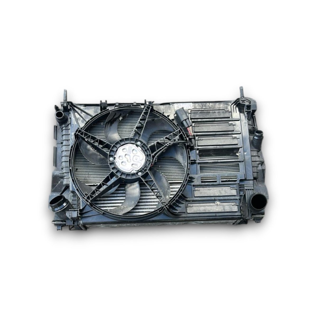 Electric fan + radiators BMW Series 2 Active Tourer (F45) code.8596240 2.0 diesel (2014 > 2021) code.859624003 code.8586324 code.9271207 code.7617598 code.761759806 - F&P CRASH SRLS - Used Parts