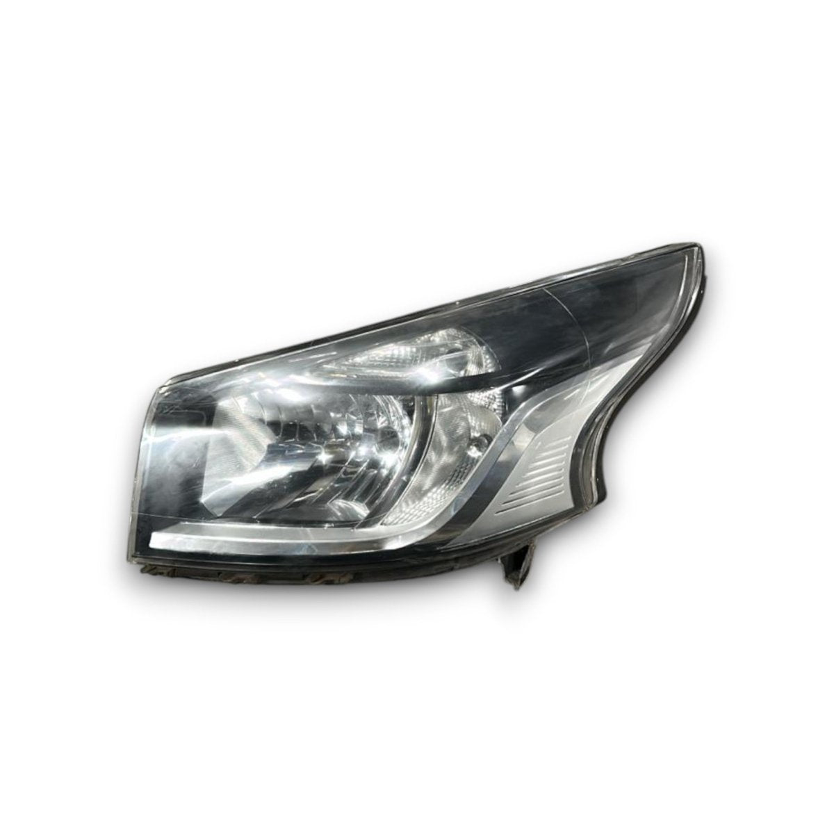 Left front halogen headlight for Renault Trafic III cod.260608912r (2014 > ) - F&P CRASH SRLS - Used Parts