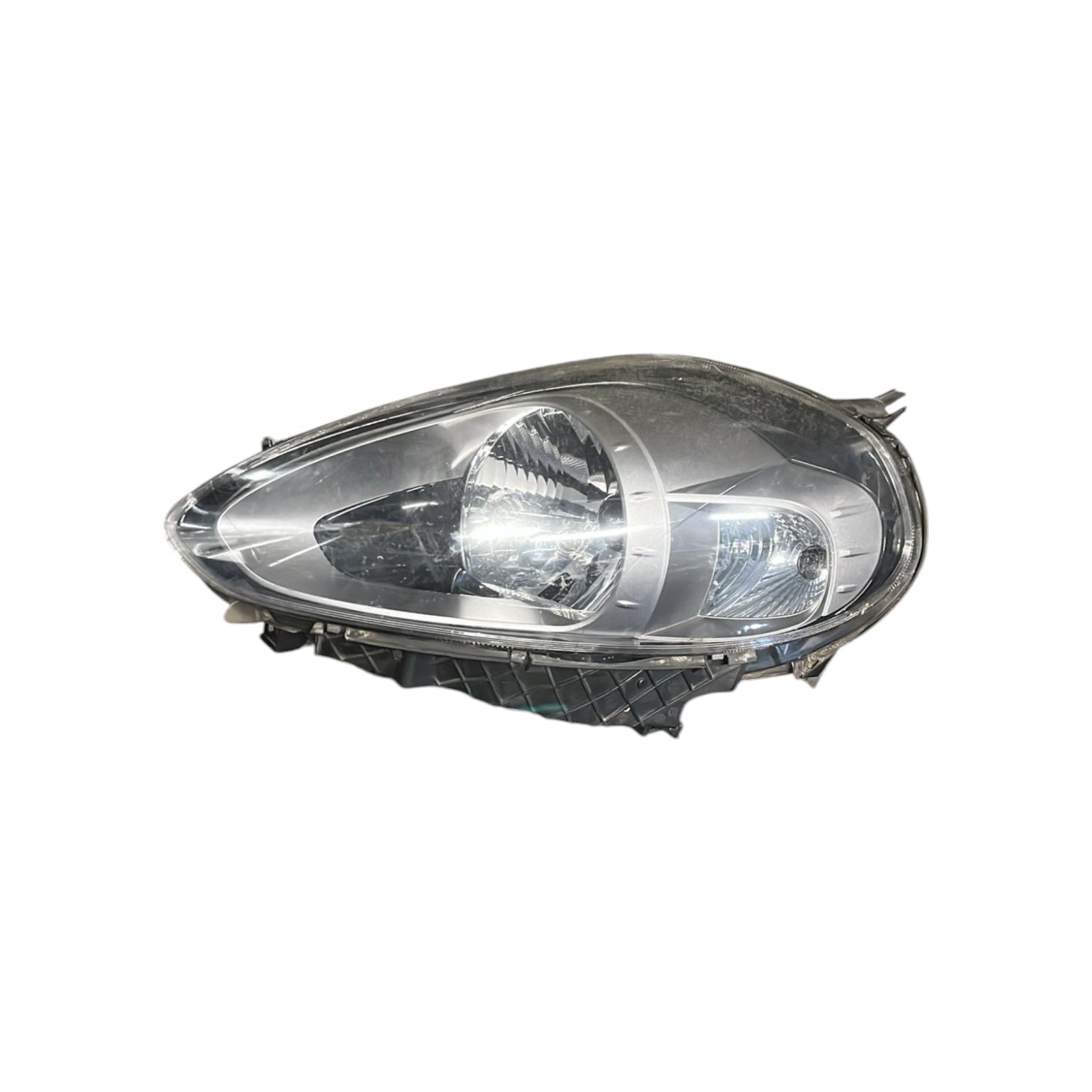 Fanale / Faro Alogeno Sinistro Fiat Punto Evo (2012 >) - F&P CRASH SRLS - Ricambi Usati