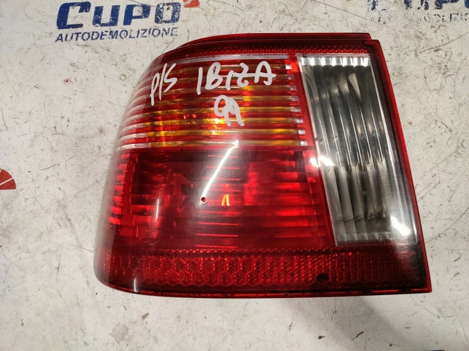 Fanale Posteriore Esterno Sinistro Seat Ibiza 6K6945111G - F&P CRASH SRLS - Ricambi Usati