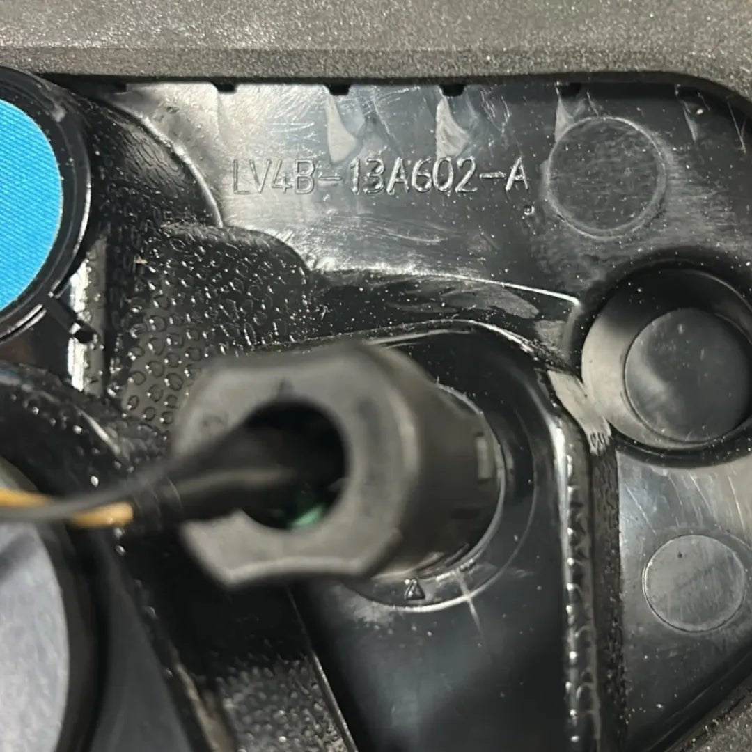 Dettaglio Fanale posteriore interno destro Ford Kuga III dal 2019 OEM 2593808 - foto 3
