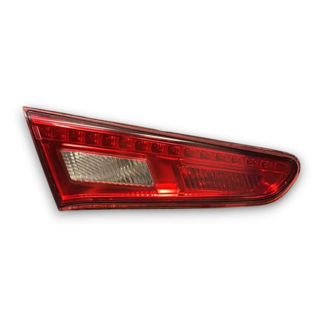 Fanale posteriore interno sinistro Alfa Romeo Giulietta 2010–2013 OEM 50531133