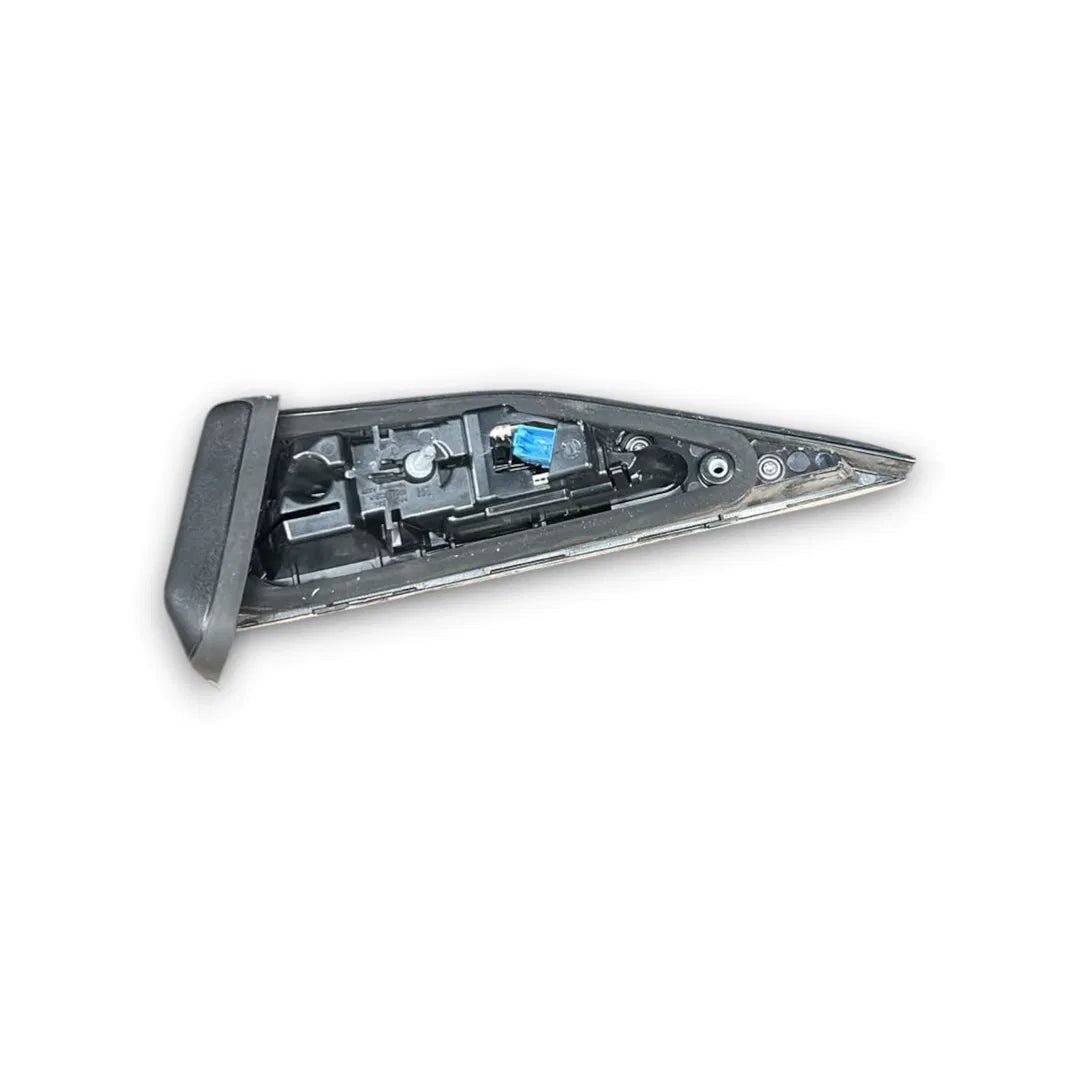 Fanale posteriore interno sinistro Audi A3 Sportback 8YS 2020–2024 OEM 8Y0945307 - F&P CRASH SRL - Ricambi Usati