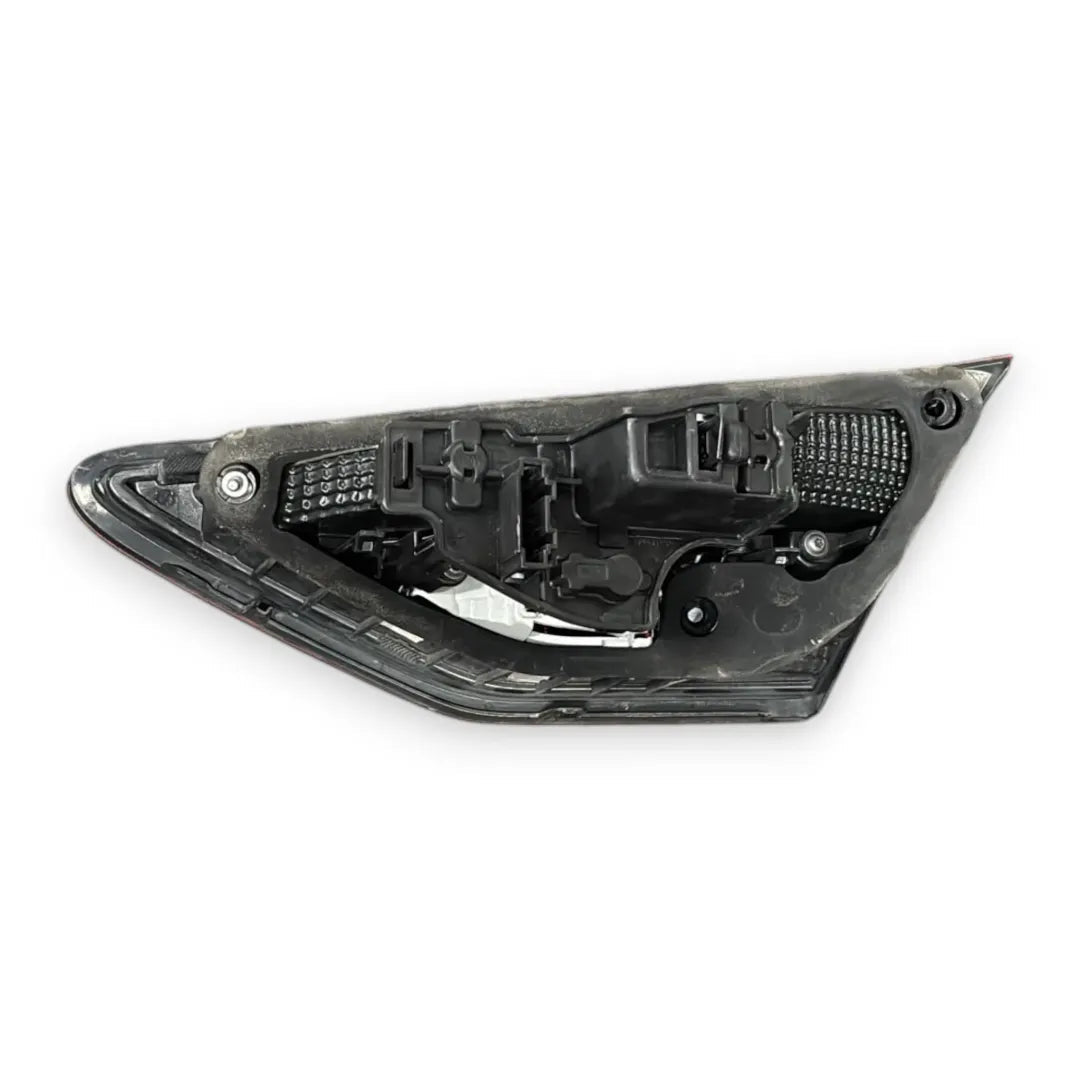 Dettaglio Fanale posteriore interno sinistro SEAT Leon 2012–2017 OEM 5F0945093K - foto 2