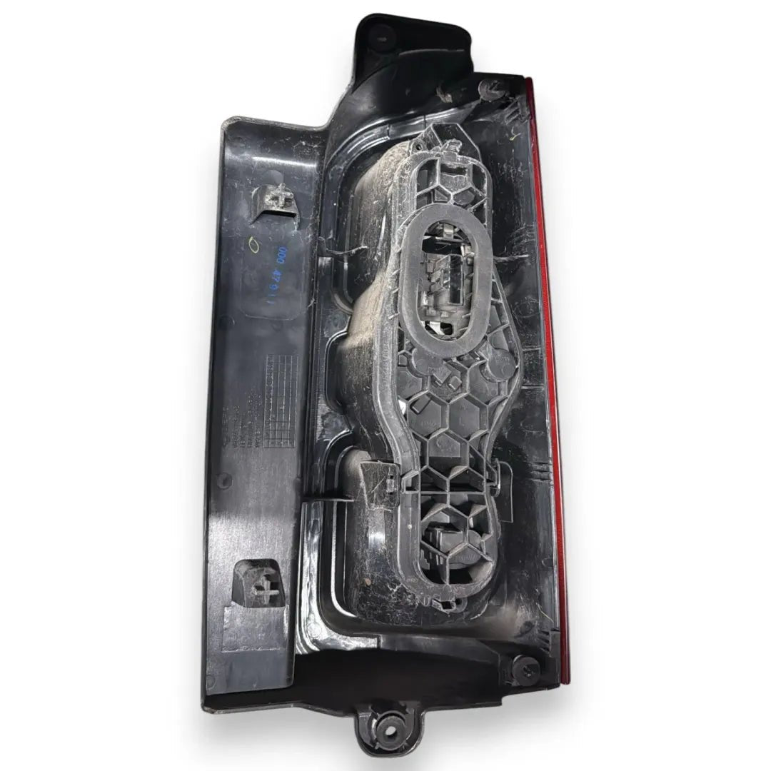 Dettaglio Fanale posteriore sinistro Peugeot Expert Furgone 3ª Serie 2006–2012 OEM 6350AH - foto 2