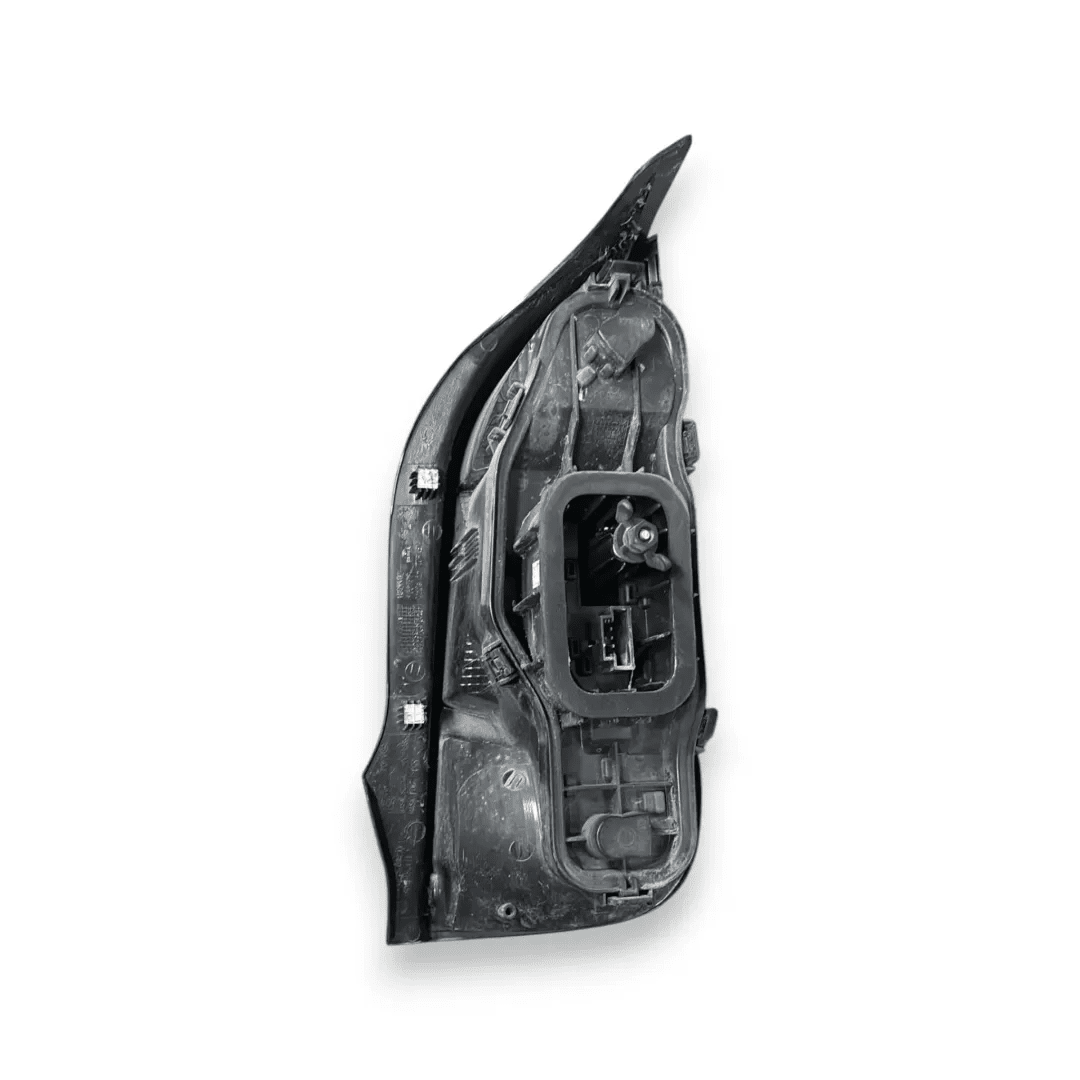 Fanale posteriore sinistro Volkswagen UP 1S OEM 1S0945095G - F&P CRASH SRL - Ricambi Usati
