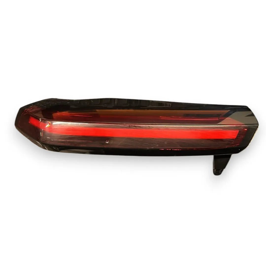 Fanale posteriore superiore sinistro Citroën C4 III dal 2020 cod. 9831120880