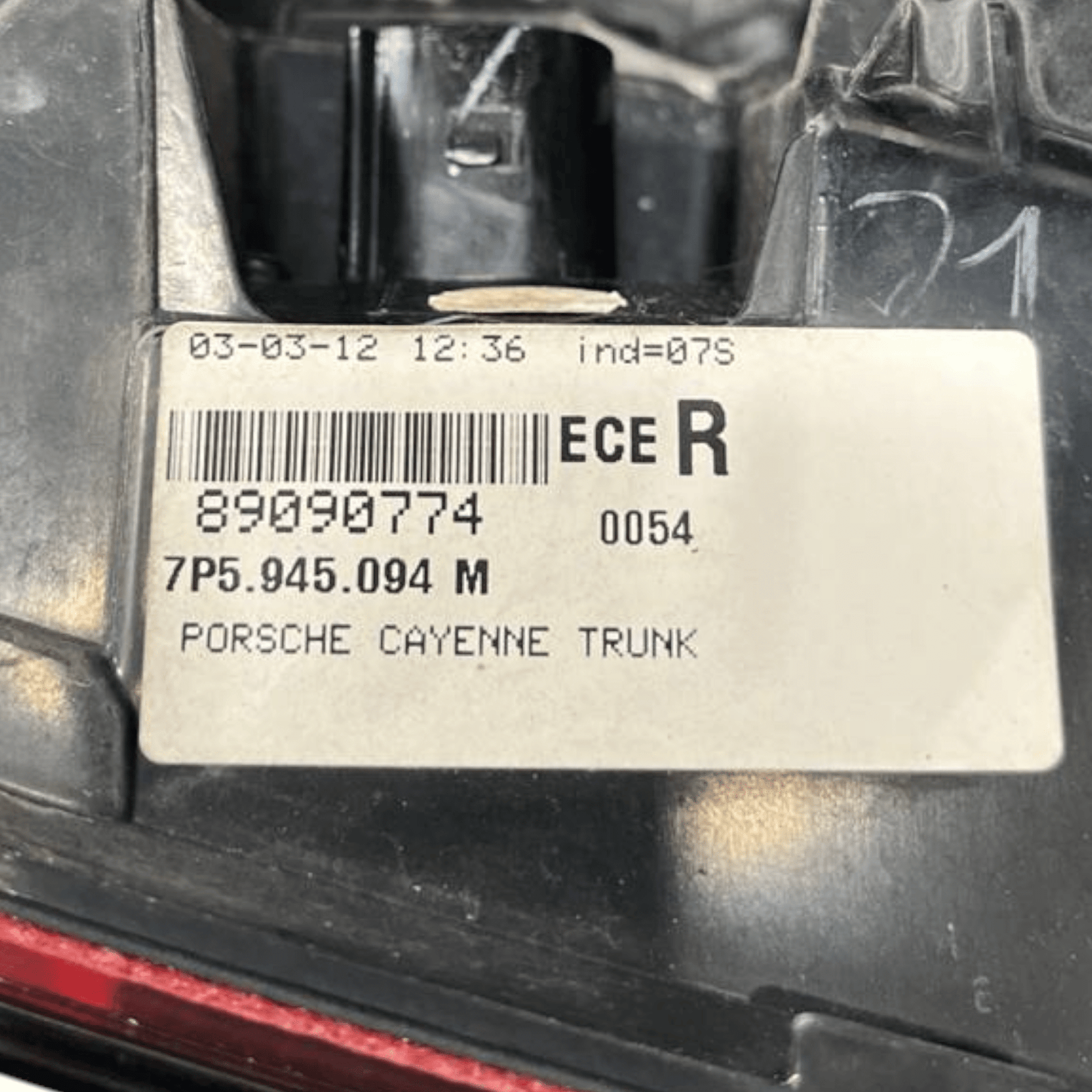 Rear Internal Right LED Stop Light Porsche Cayenne 92A code 7P5945094M (2010 - 2017) - F&P CRASH SRLS - Used Parts
