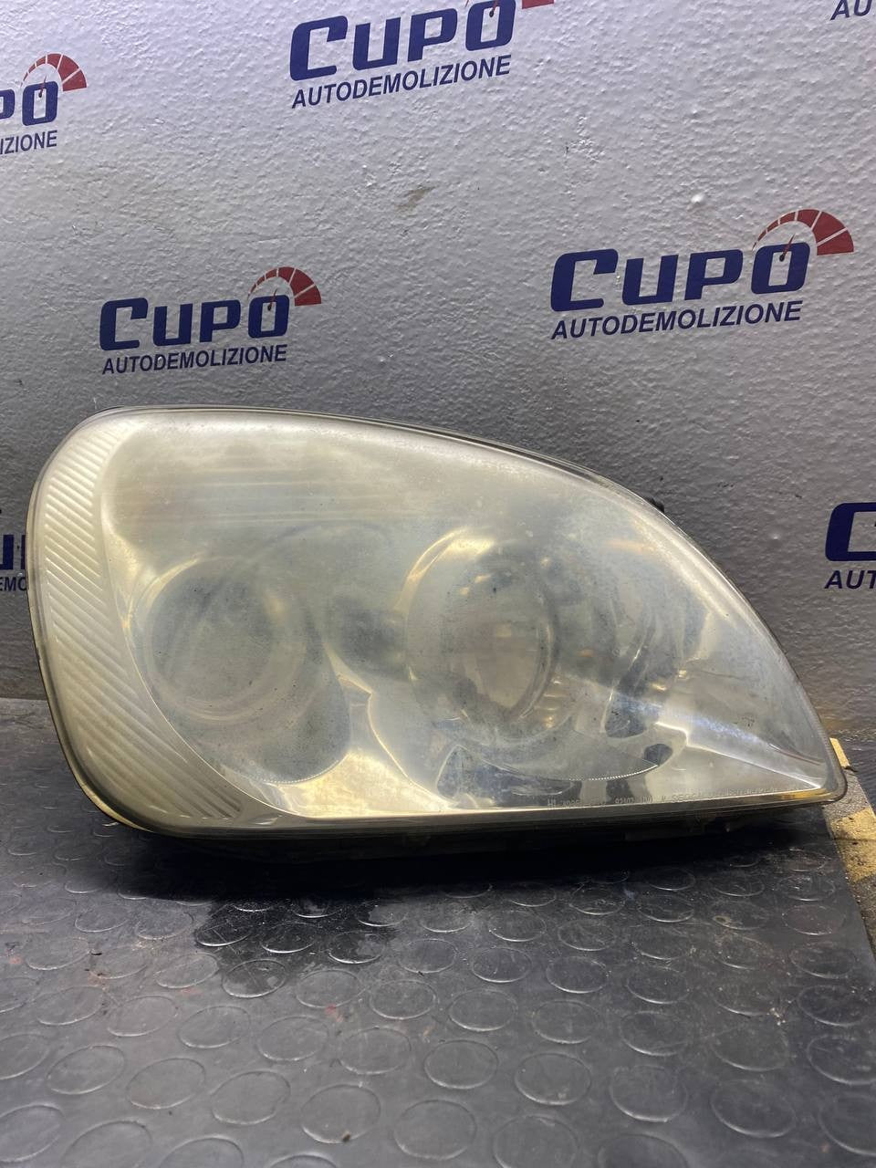 Right front headlight / lamp Kia Carens III (2006) code: A044936 - F&P CRASH SRLS - Used Parts