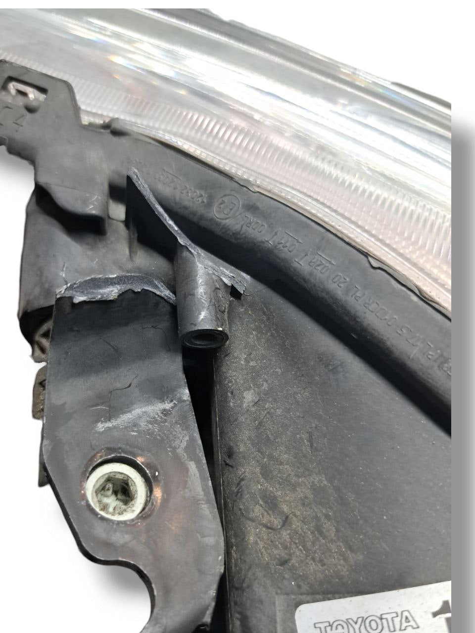 Faro fanale anteriore destro LED Toyota Auris (2018) COD:89909424 - F&P CRASH SRLS - Ricambi Usati