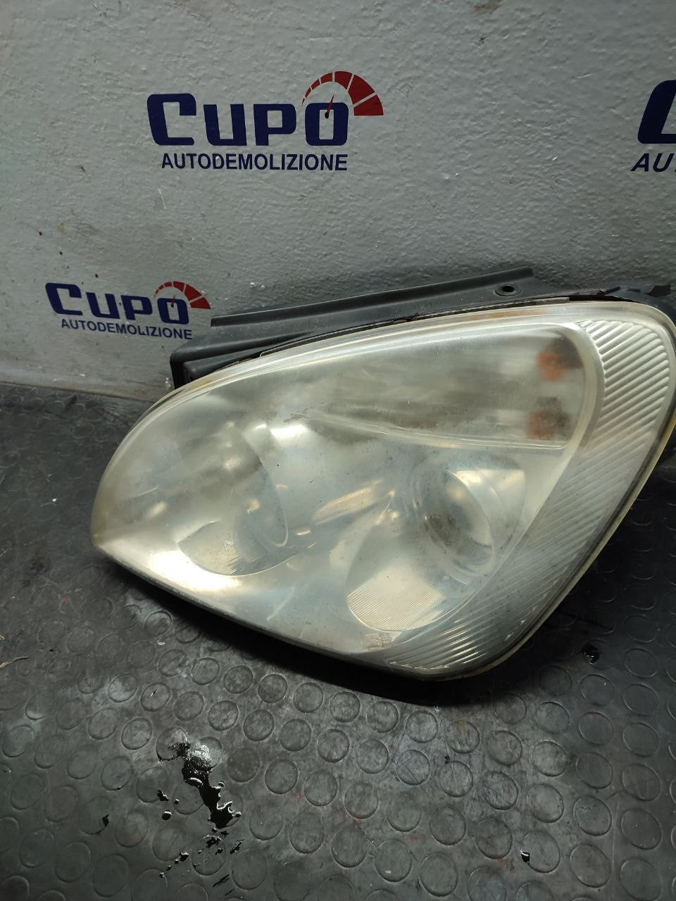 Left front headlight for Kia Carens III (2006) - F&P CRASH SRLS - Used Parts