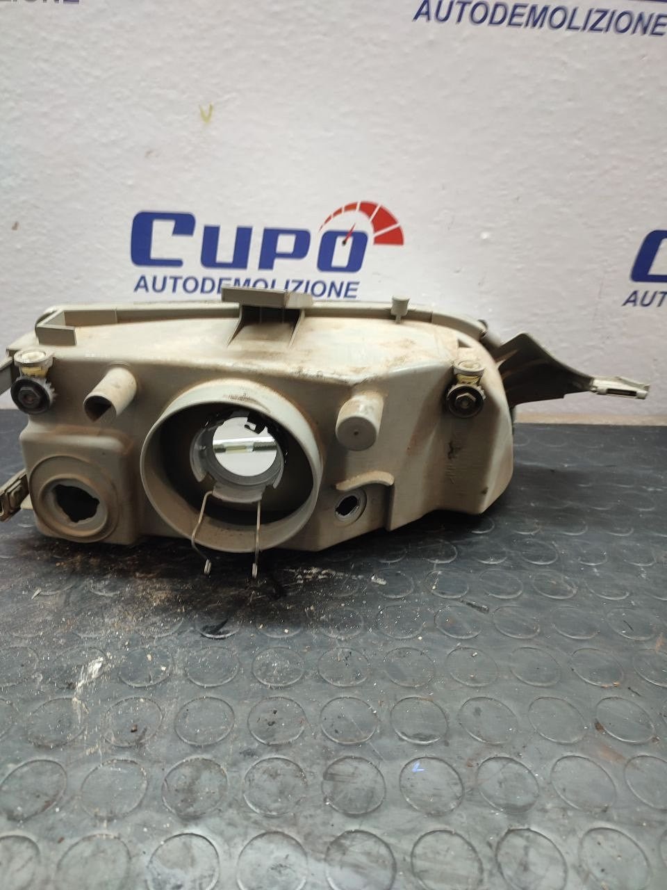 Left side headlight FIAT PUNTO mk1 93-99 code: l 142 597-00 - F&P CRASH SRLS - Used Parts