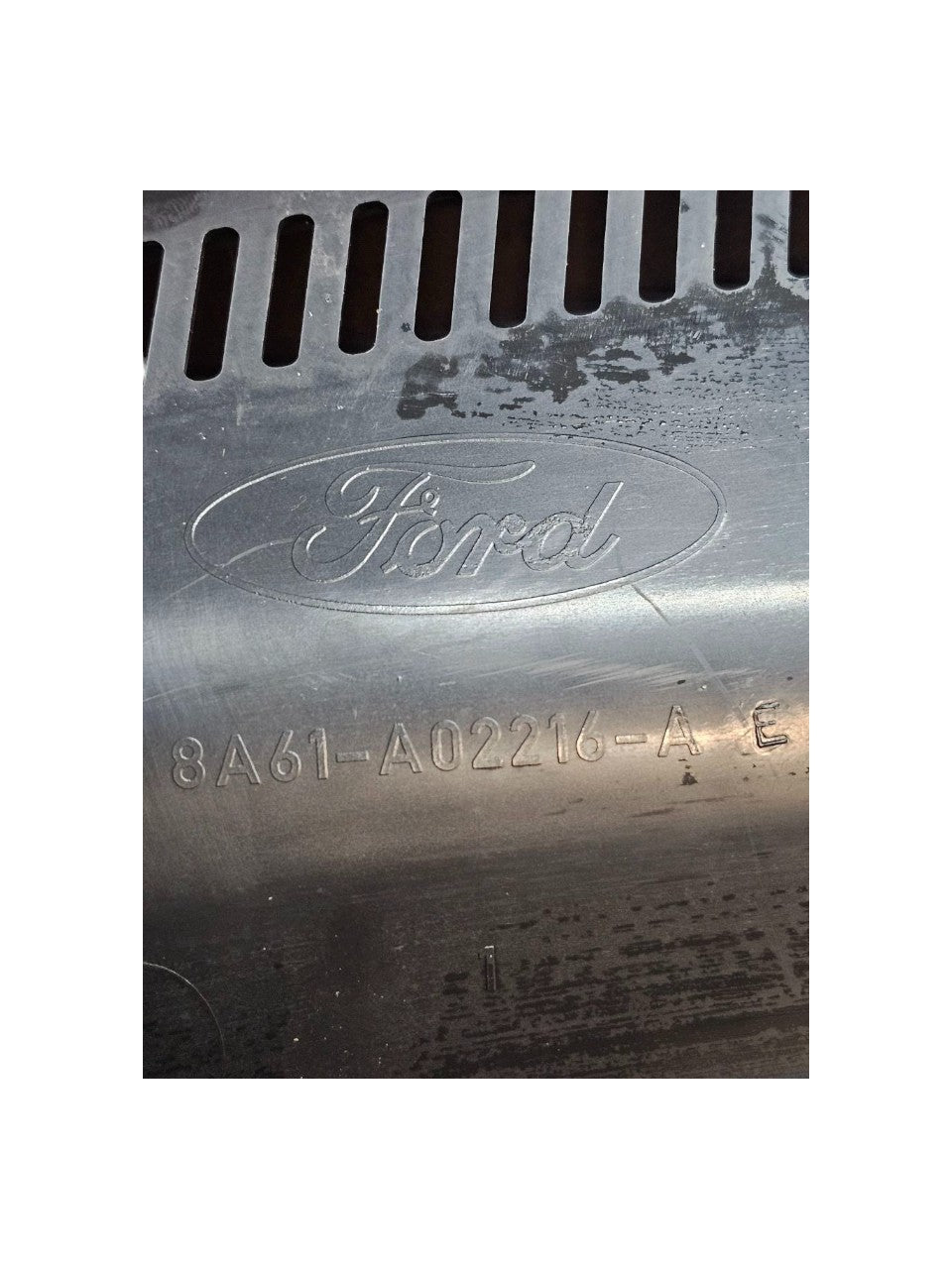 Gocciolatoio Parabrezza Ford Fiesta VI Cod:8A61A02216AE (2008 - 2017) - F&P CRASH SRLS - Ricambi Usati