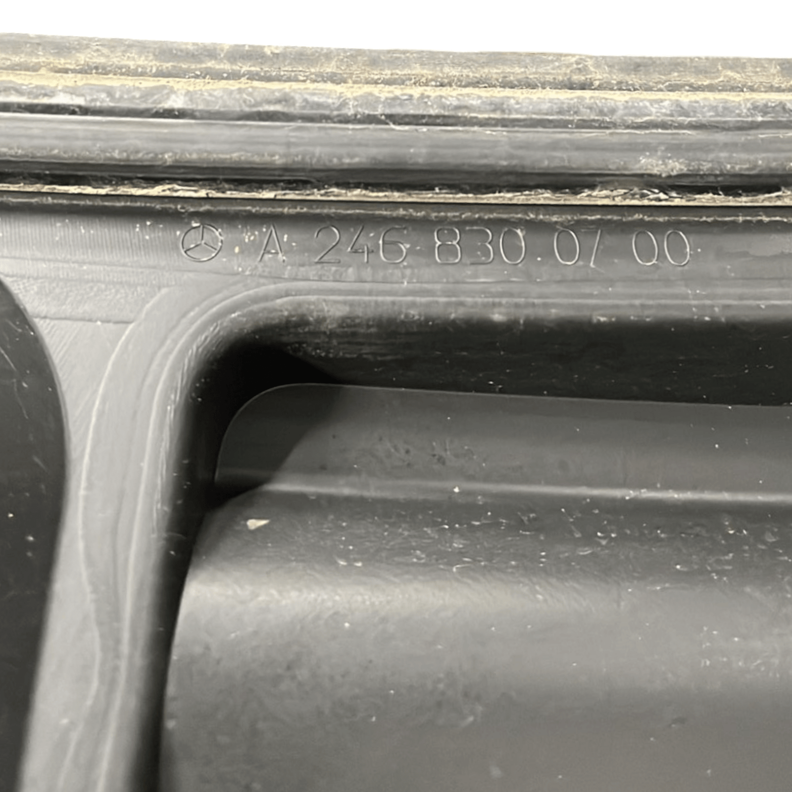 Gocciolatoio parabrezza Mercedes - Benz Classe B W246 cod.A2468300700 (2011 - 2018) - F&P CRASH SRLS - Ricambi Usati