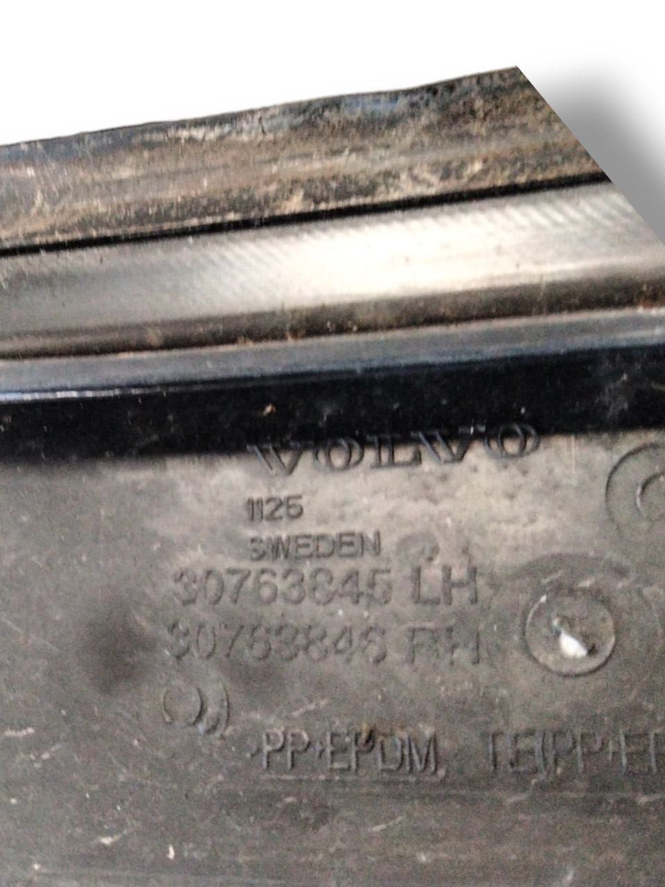 Gocciolatoio Parabrezza Volvo XC 90 (2002 - 2014)cod.30763845 - 30763846 - F&P CRASH SRLS - Ricambi Usati