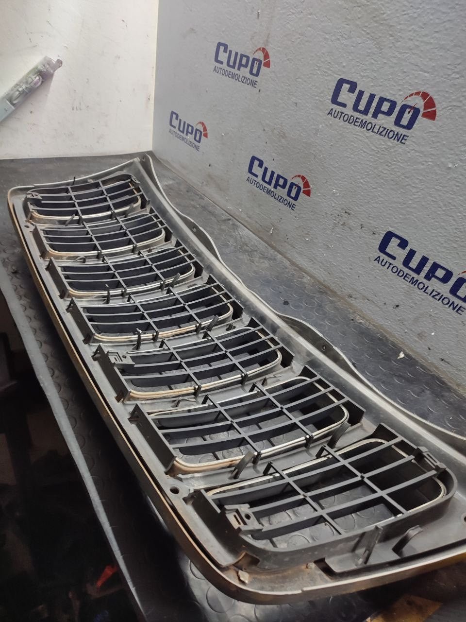 Griglia anteriore Jeep Grand Cherokee ( 2001 ) - F&P CRASH SRLS - Ricambi Usati