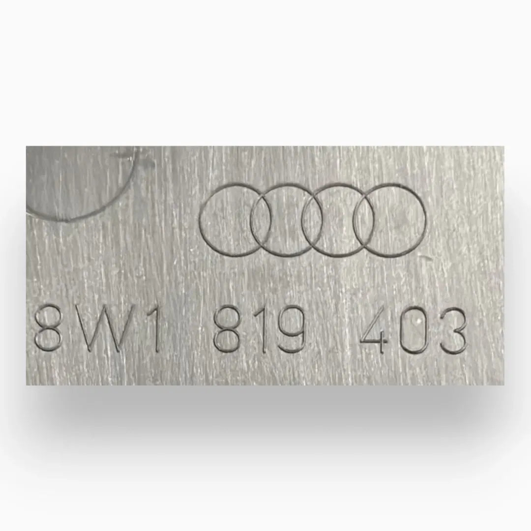 Dettaglio Griglia sottoparabrezza centrale Audi A4 8W 2015–2019 cod. 8W1819403 - foto 3