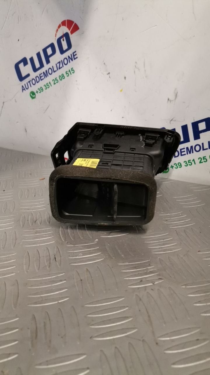Side dashboard ventilation grille Kia Rio 2017 code: 97490H8000WK - F&P CRASH SRLS - Used Parts