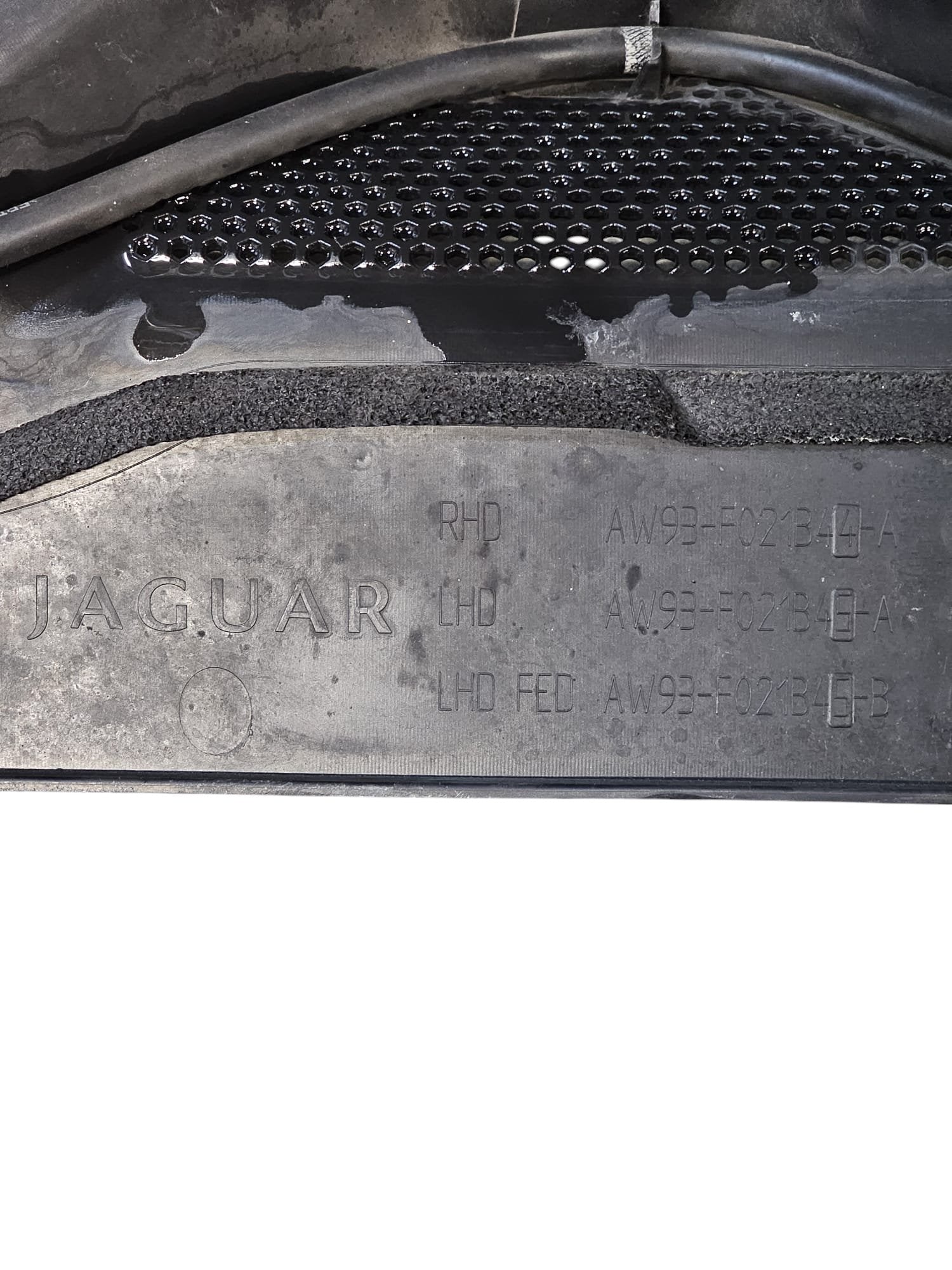 Grill / Drip Tray Windshield Jaguar XJ X351 Code: AW93 - F021B44 - A (2009 - 2019) - F&P CRASH SRLS - Used Parts