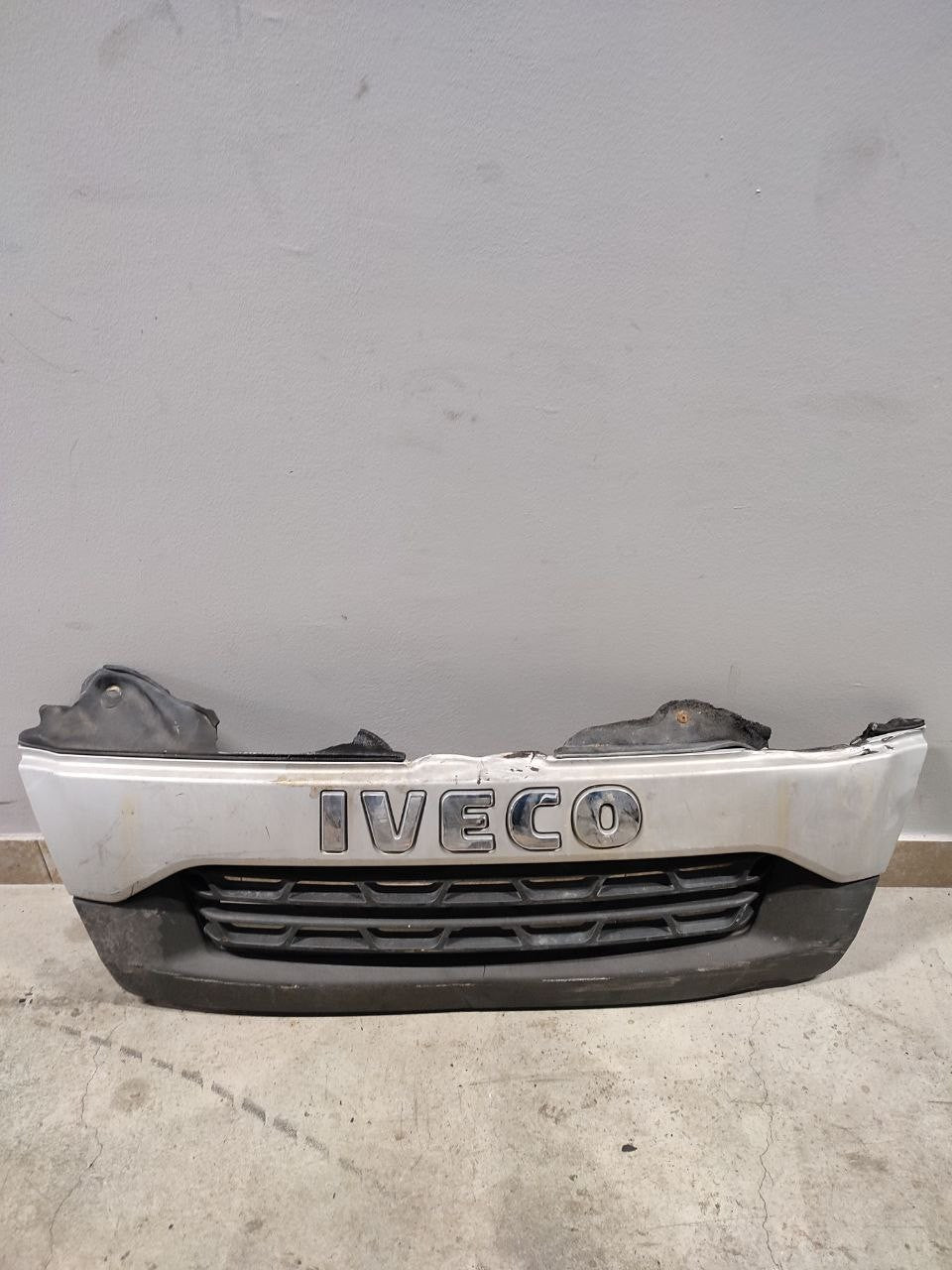 Griglia Paraurti Anteriore IVECO DAILY V Van cod: 5801342734ez - F&P CRASH SRLS - Ricambi Usati